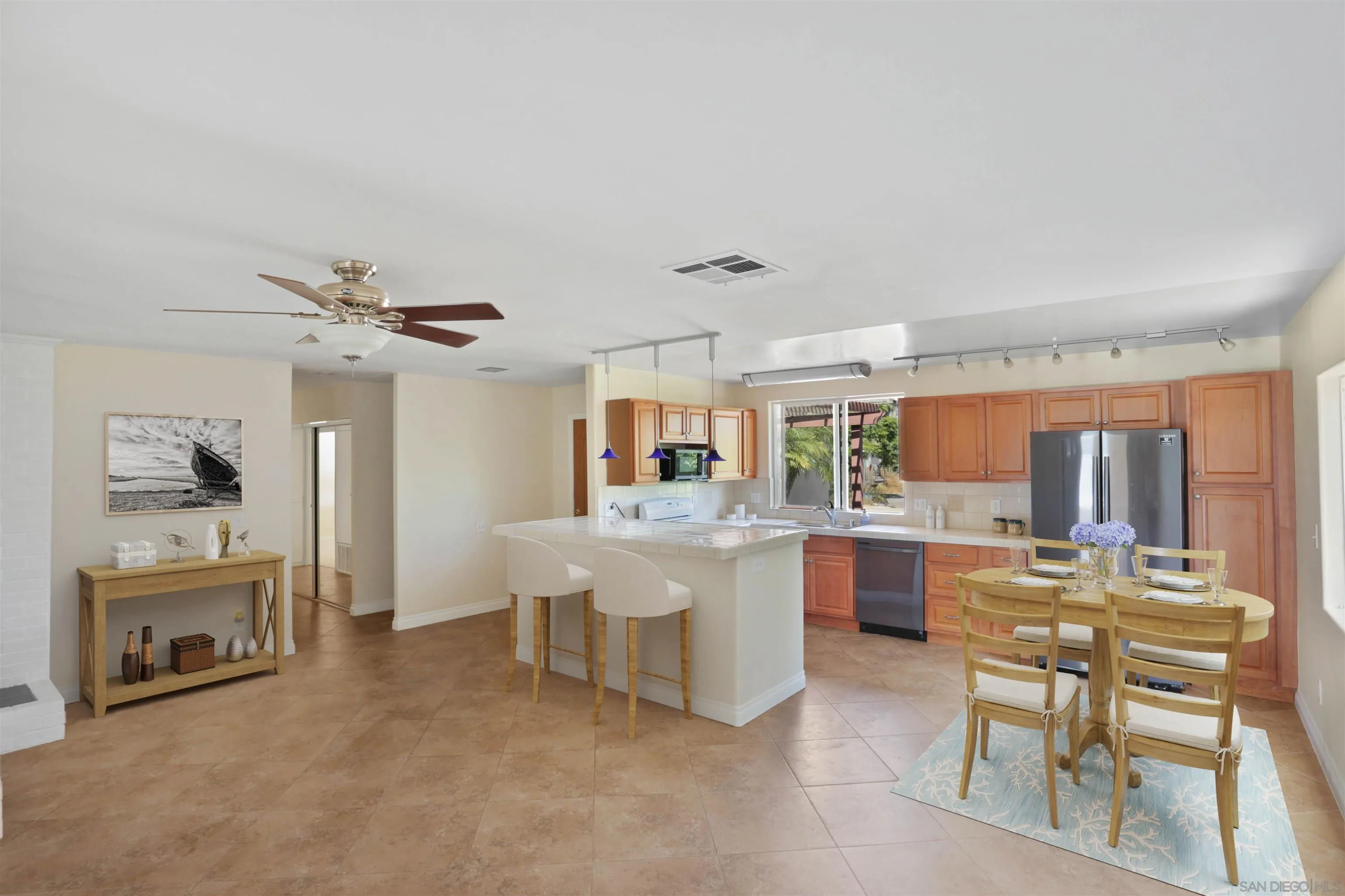 https://cdn.realtyfeed.com/cdn/127/250038316/17b22724c01c70ce8290dcd41b6d3890.webp