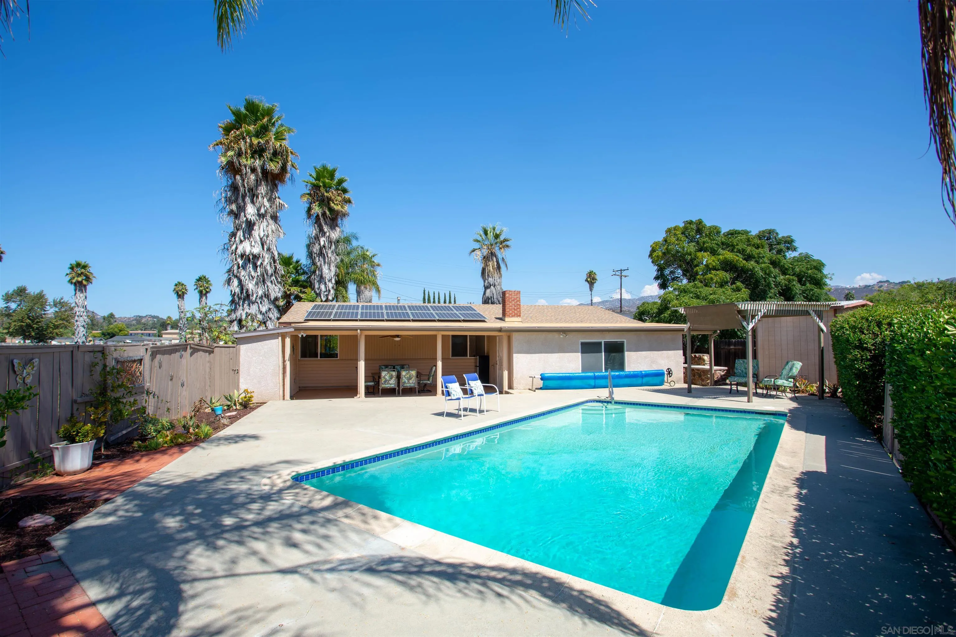 https://cdn.realtyfeed.com/cdn/127/250038316/4b15d4ca1e65f07dd41ac70d95aeaf98.webp