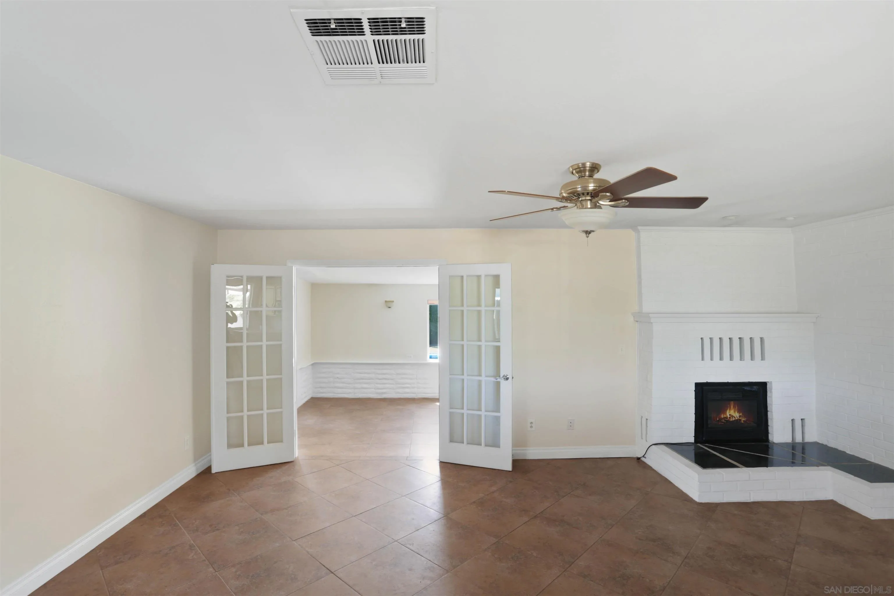 https://cdn.realtyfeed.com/cdn/127/250038316/d1a608b3a9606126c159237c297f90a0.webp