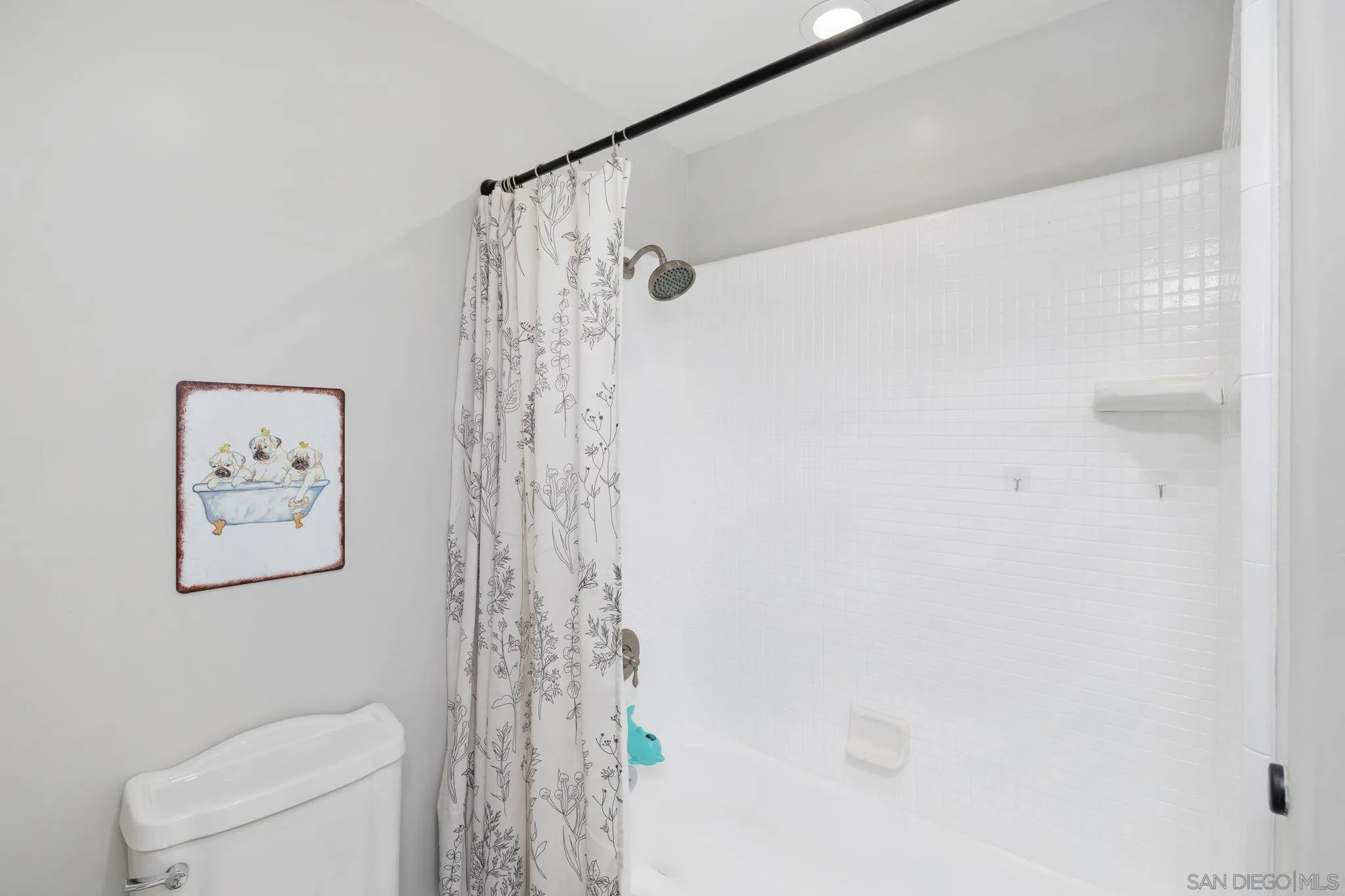 https://cdn.realtyfeed.com/cdn/127/250038320/a76585c0fe62e764f8653124e3653b6f.webp