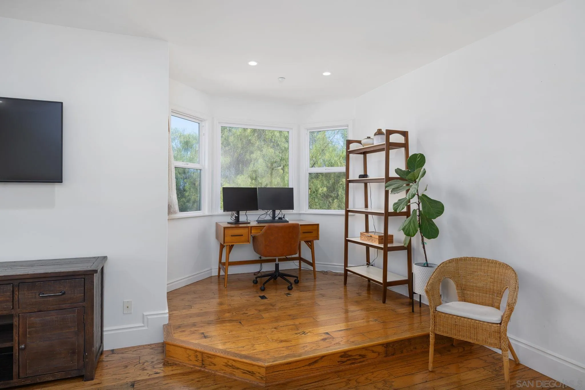 https://cdn.realtyfeed.com/cdn/127/250038320/d8e7175c093e716c0c99b51e1ffe27ff.webp