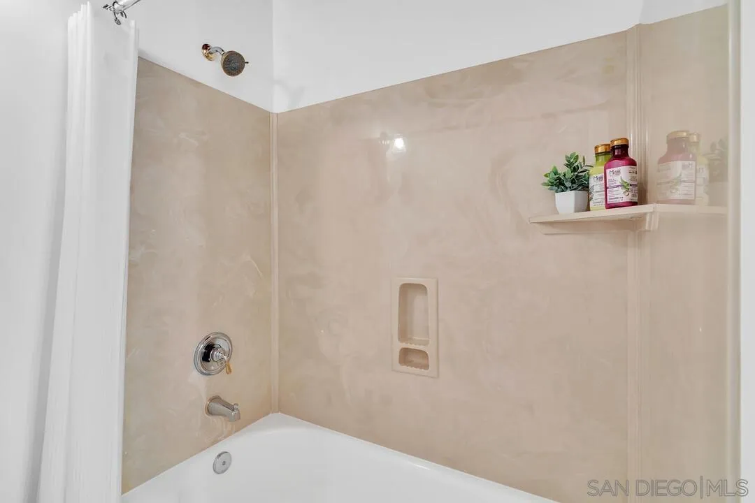 Photo #15: 250038323 Listing: Photo #15