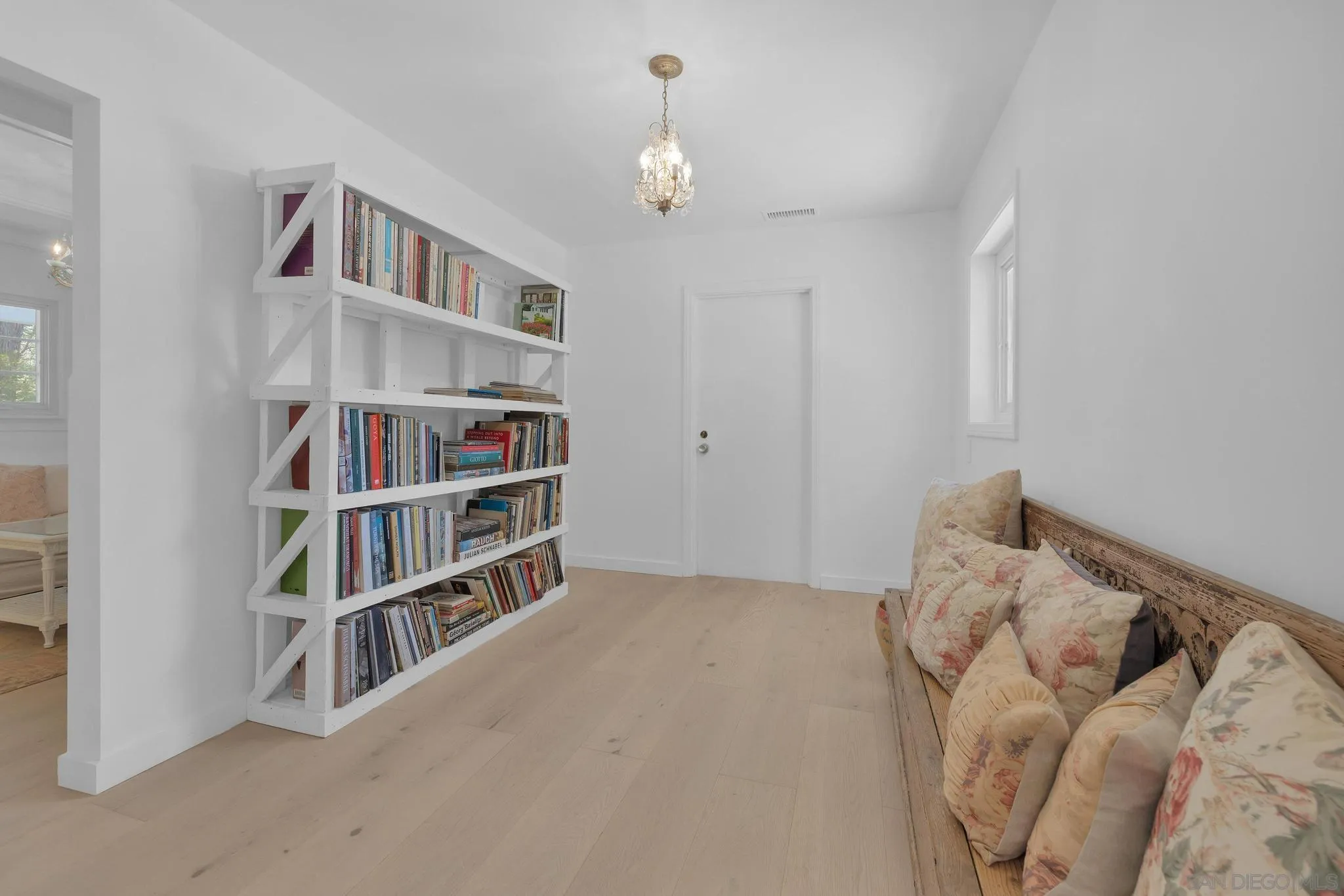https://cdn.realtyfeed.com/cdn/127/250038327/4466f3a8ac654c0ab85ae9de0e93a499.webp