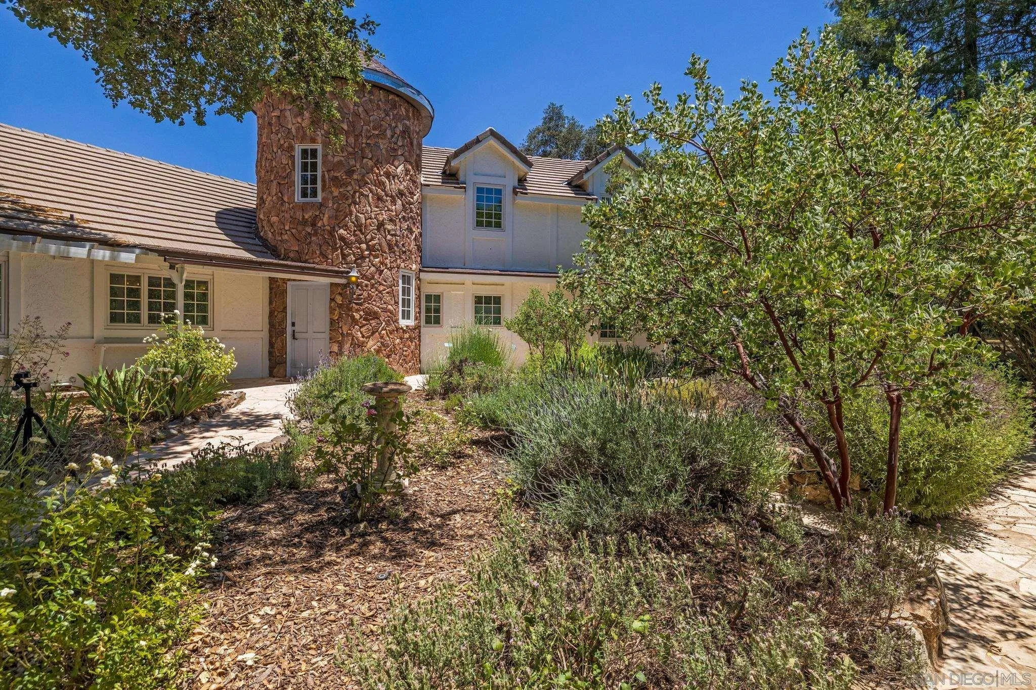 https://cdn.realtyfeed.com/cdn/127/250038327/abd47fd187ad1cad1cadf33f191371c7.webp
