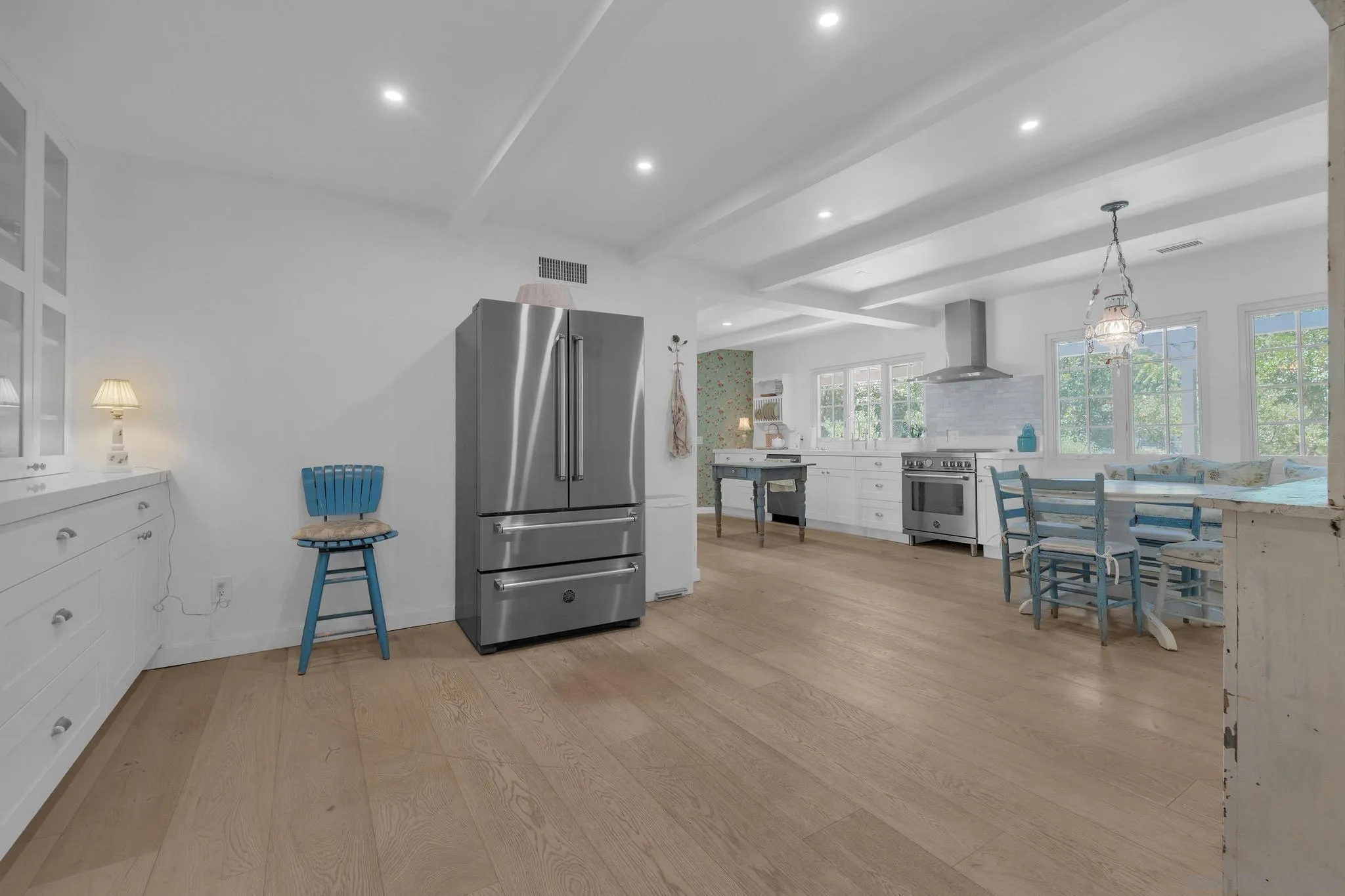 https://cdn.realtyfeed.com/cdn/127/250038327/c5baf8becda9fbfbebb80c5ac26dd763.webp