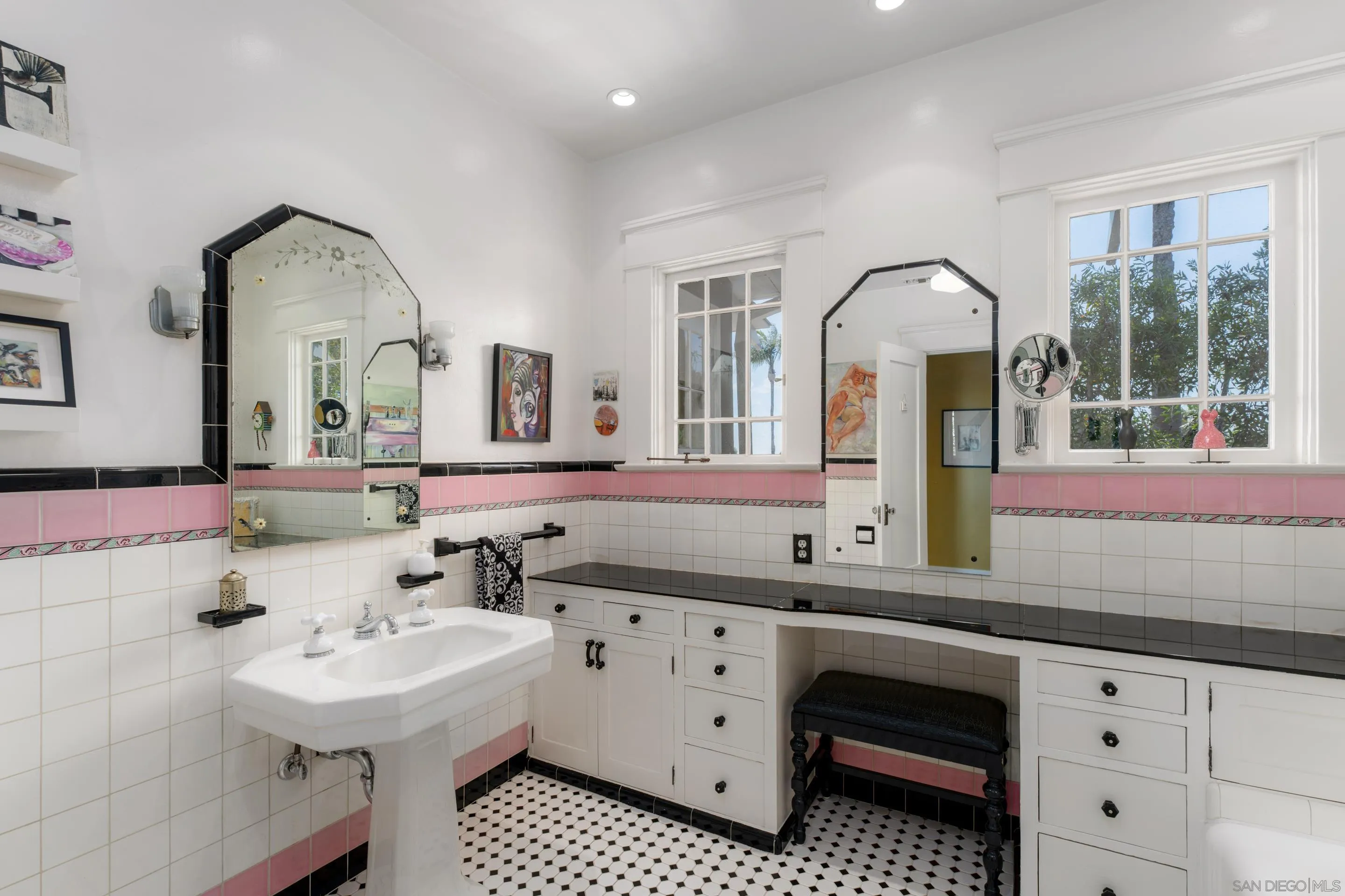 https://cdn.realtyfeed.com/cdn/127/250038329/ffffcf534732eb280c3107fa311fa8a5.webp