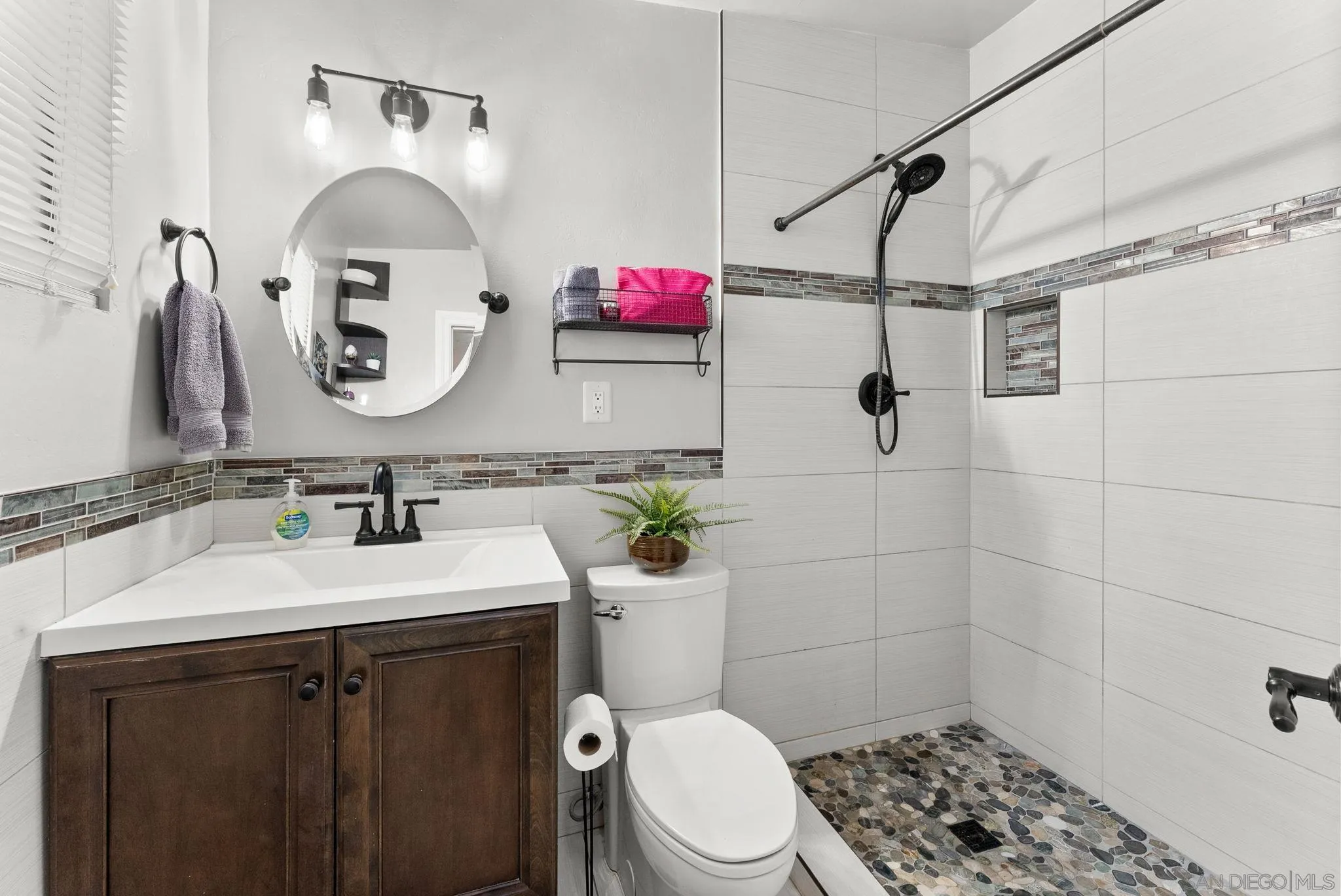 https://cdn.realtyfeed.com/cdn/127/250038331/3900d2e49f7366ae073a11df7bca359a.webp