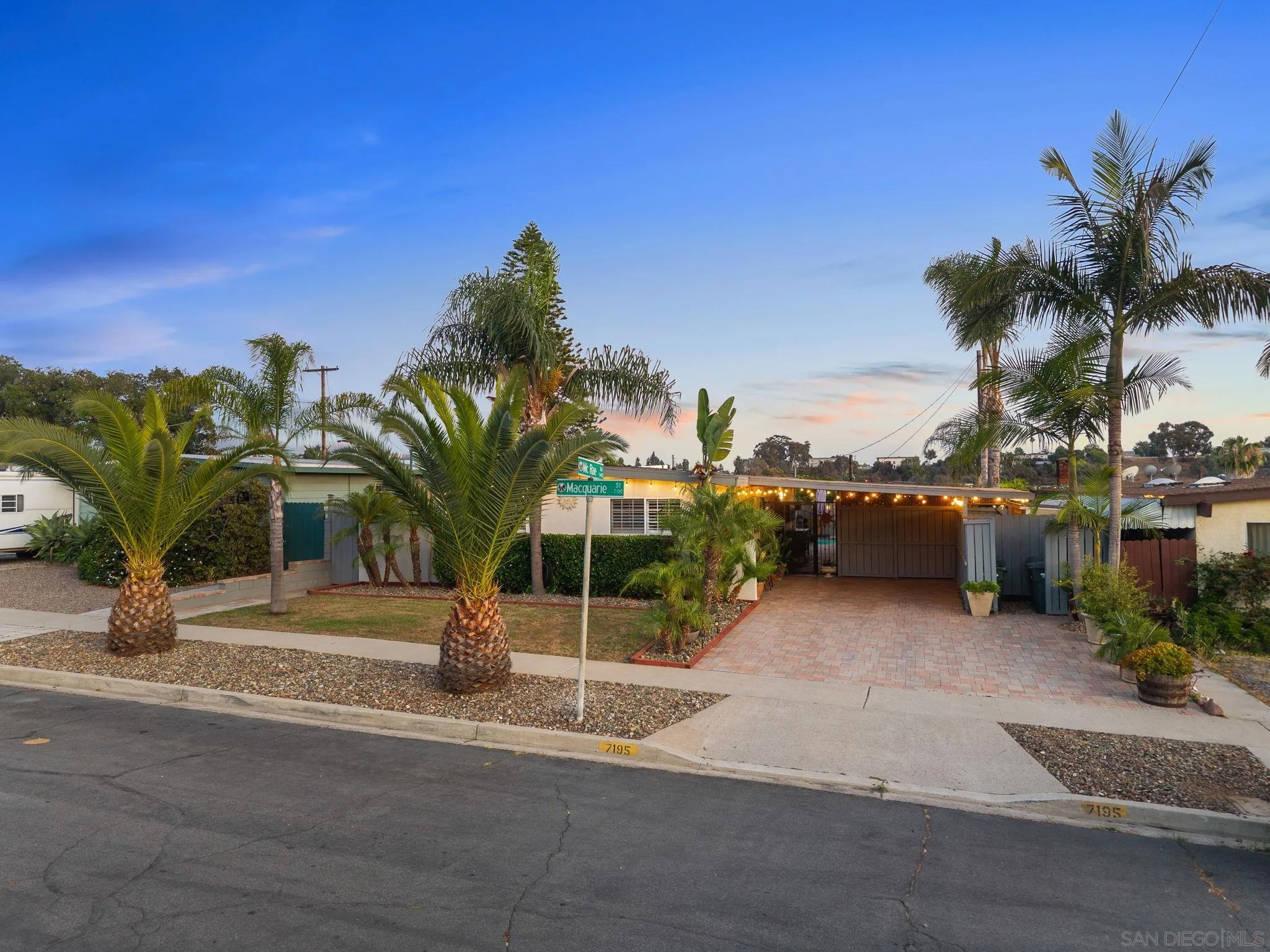 https://cdn.realtyfeed.com/cdn/127/250038331/45cad5c1781aadf28f4216b0a53d8fbd.webp