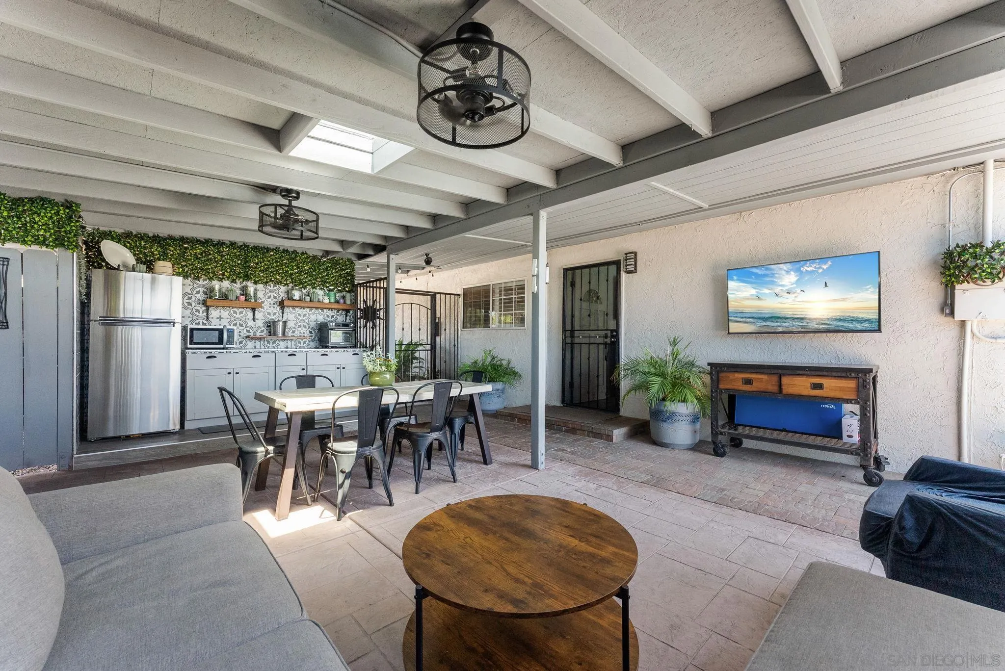 https://cdn.realtyfeed.com/cdn/127/250038331/7daf9e607bde5612b60613a3a98f3f8f.webp