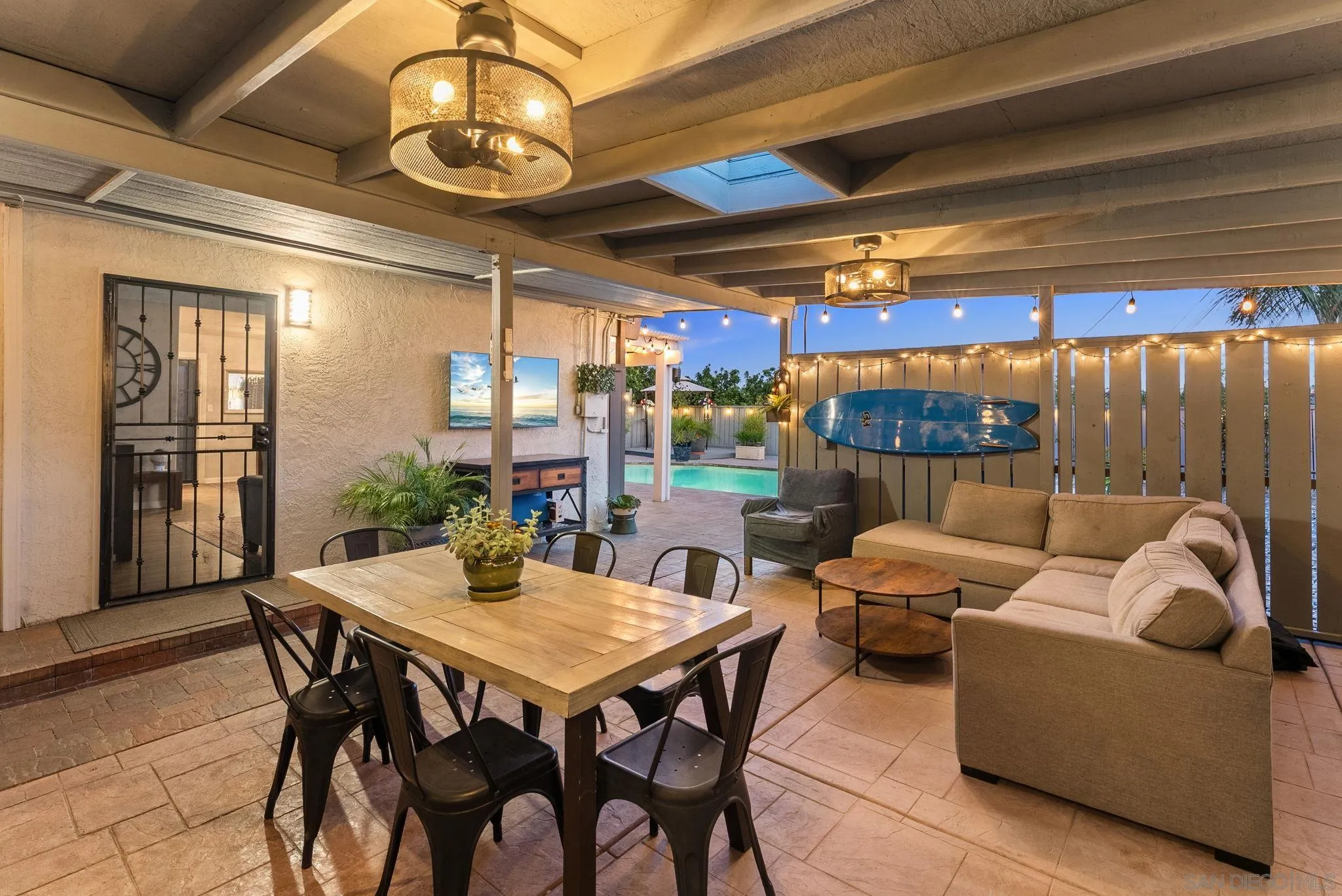 https://cdn.realtyfeed.com/cdn/127/250038331/c20e71f0c5bc5abb873b99cd4f116c44.webp