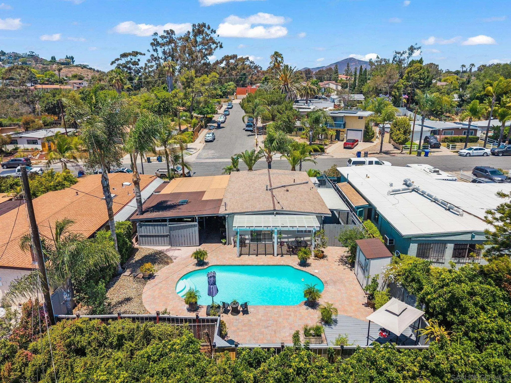 https://cdn.realtyfeed.com/cdn/127/250038331/c37ba3afb8ba3d0a3f0579e3243f307f.webp