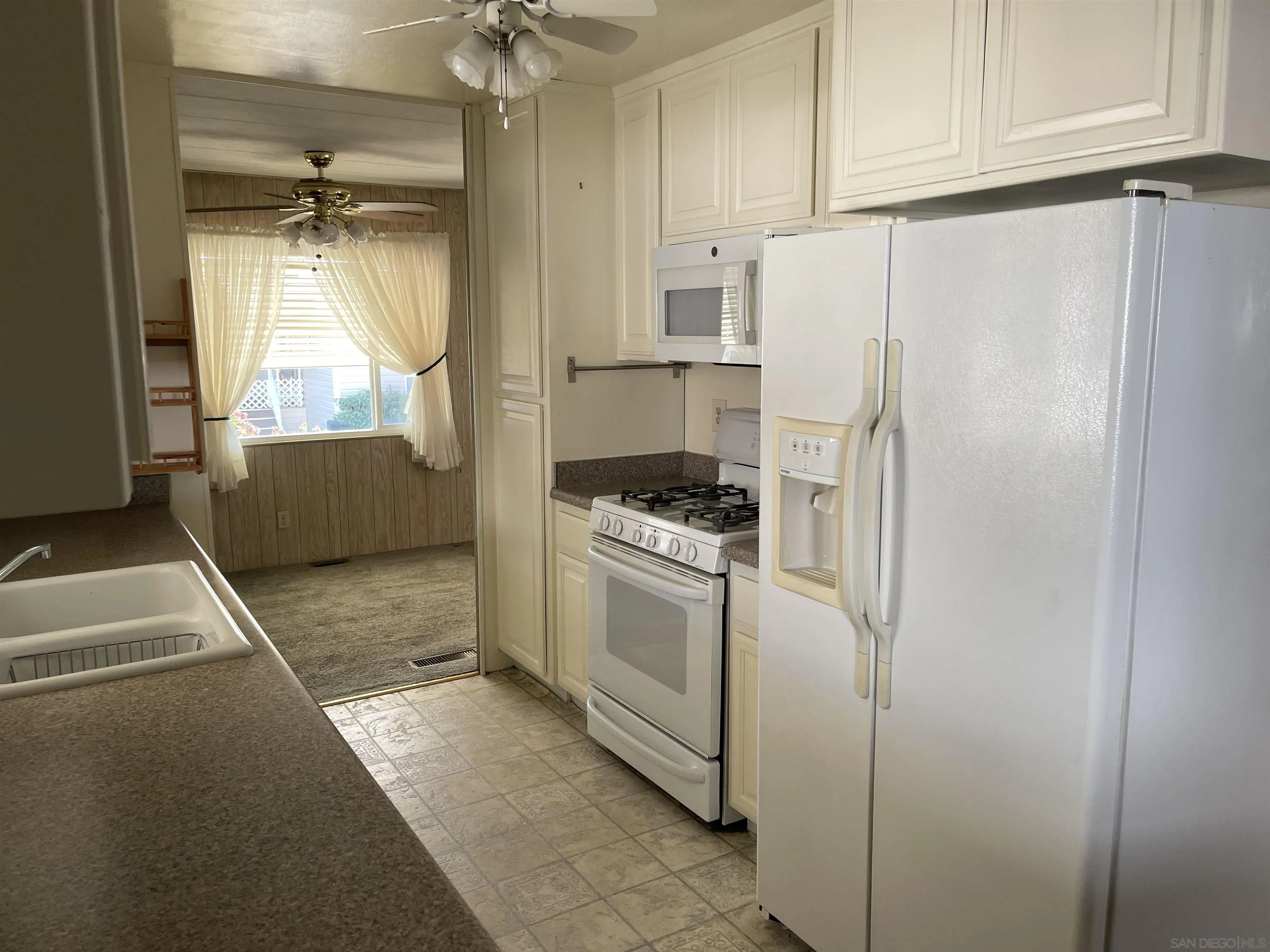 https://cdn.realtyfeed.com/cdn/127/250038333/b496209ff3dd58d3441de77351a60f9c.webp