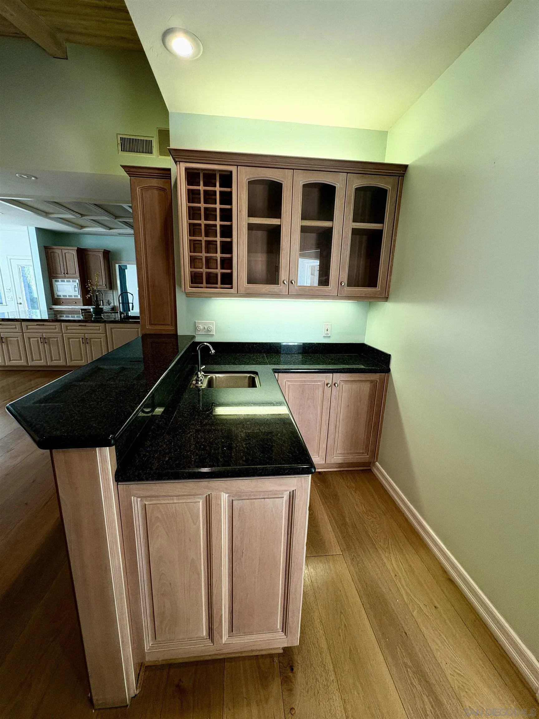 https://cdn.realtyfeed.com/cdn/127/250038334/01a8f4ff43bb79b75f3dbfc28597e4e3.webp