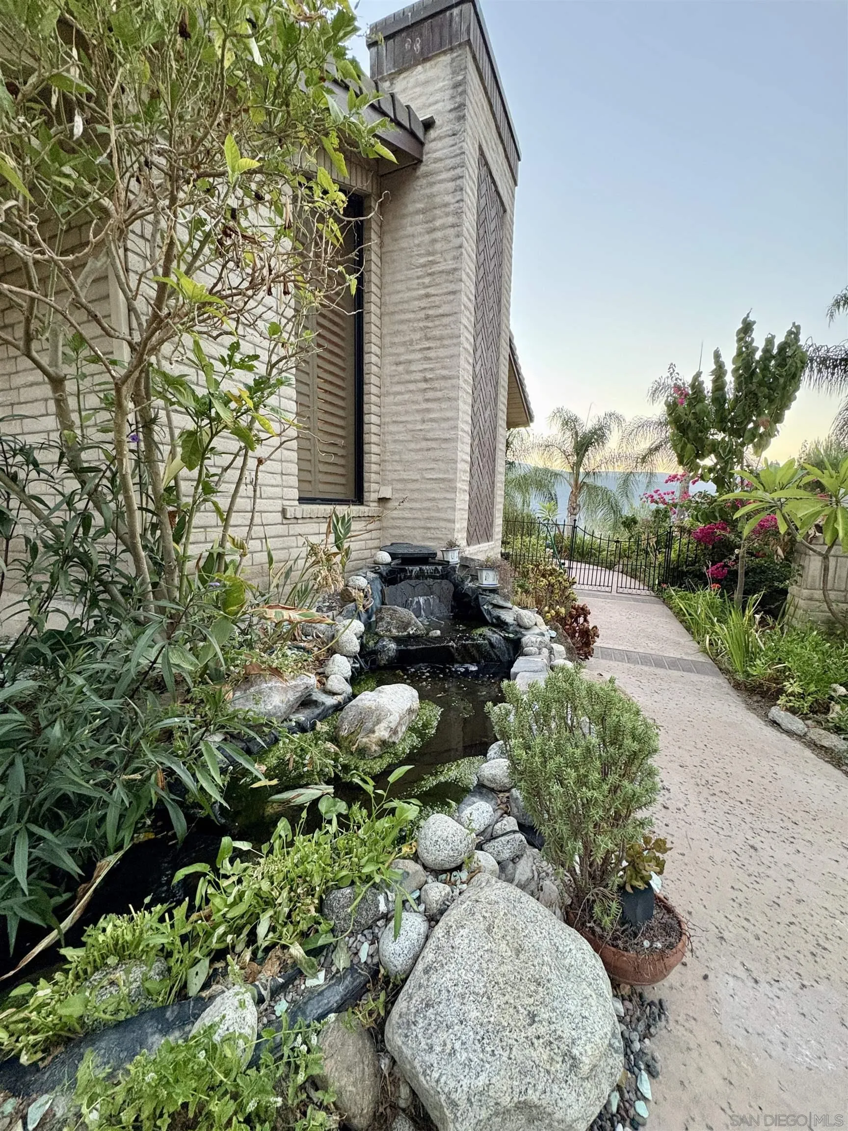 https://cdn.realtyfeed.com/cdn/127/250038334/42646fb671bc6f80d5ec97424f8eeb6b.webp