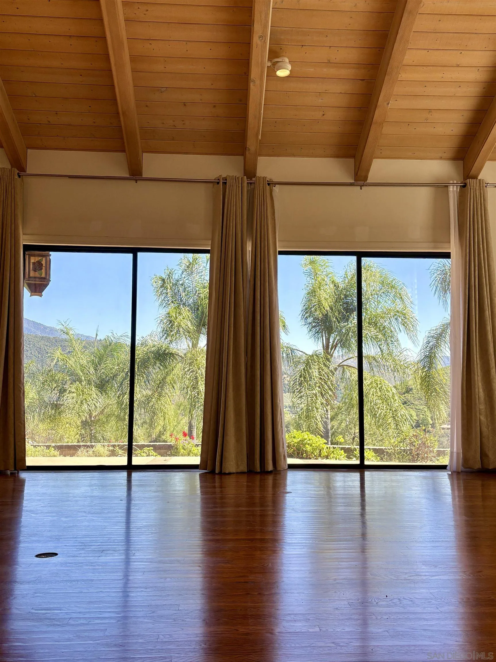 https://cdn.realtyfeed.com/cdn/127/250038334/8e1ee36c0a1392acf15b1c54bba29b54.webp