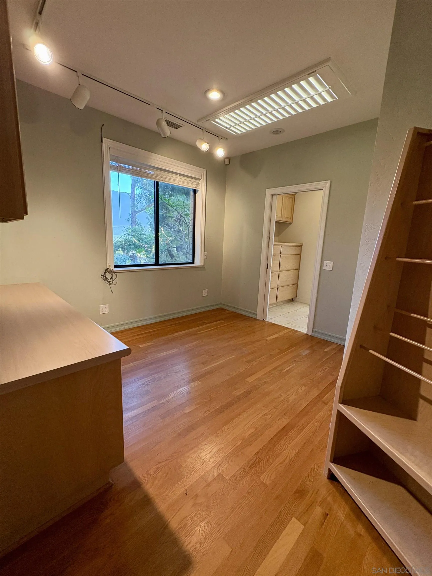 https://cdn.realtyfeed.com/cdn/127/250038334/9ff78ac99902a8b310ca2d72dfebd9f4.webp