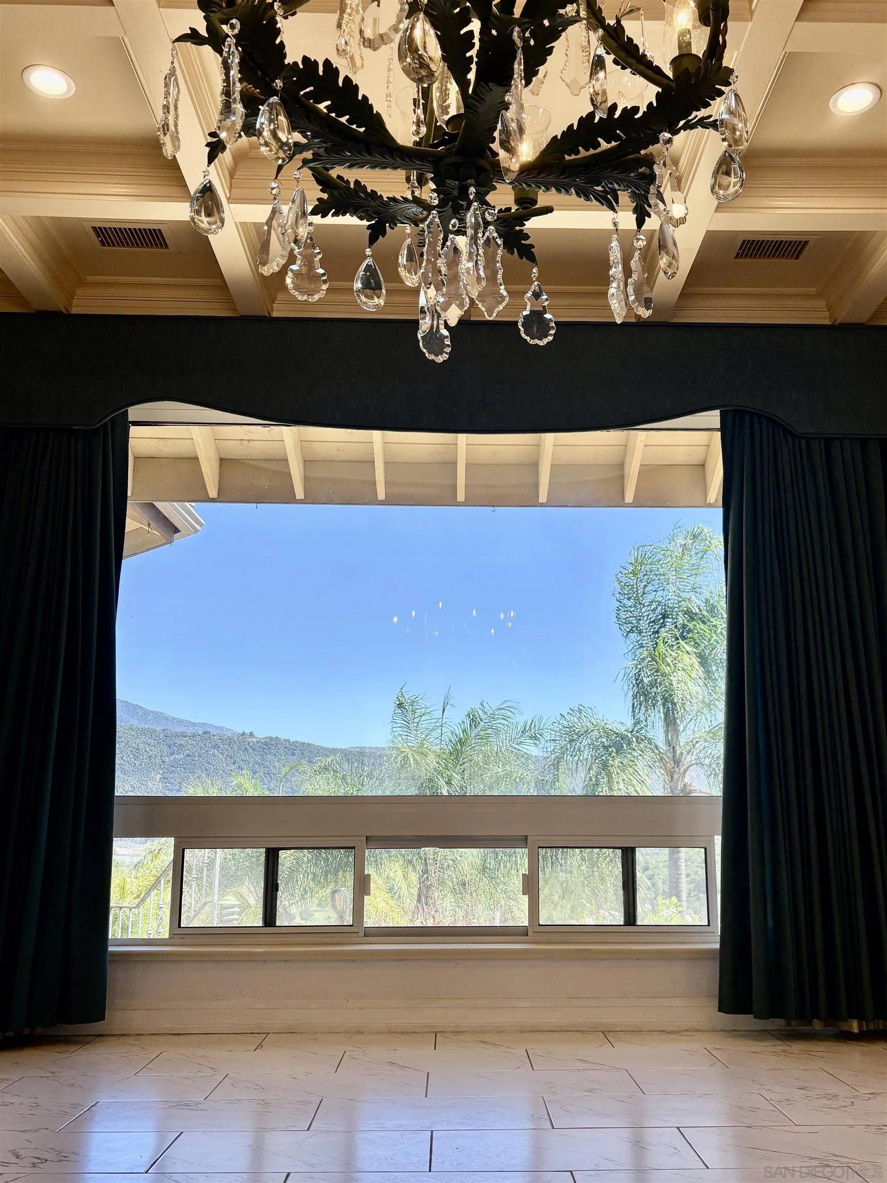 https://cdn.realtyfeed.com/cdn/127/250038334/b77ca6f1a1f963ec35318159df535f59.webp
