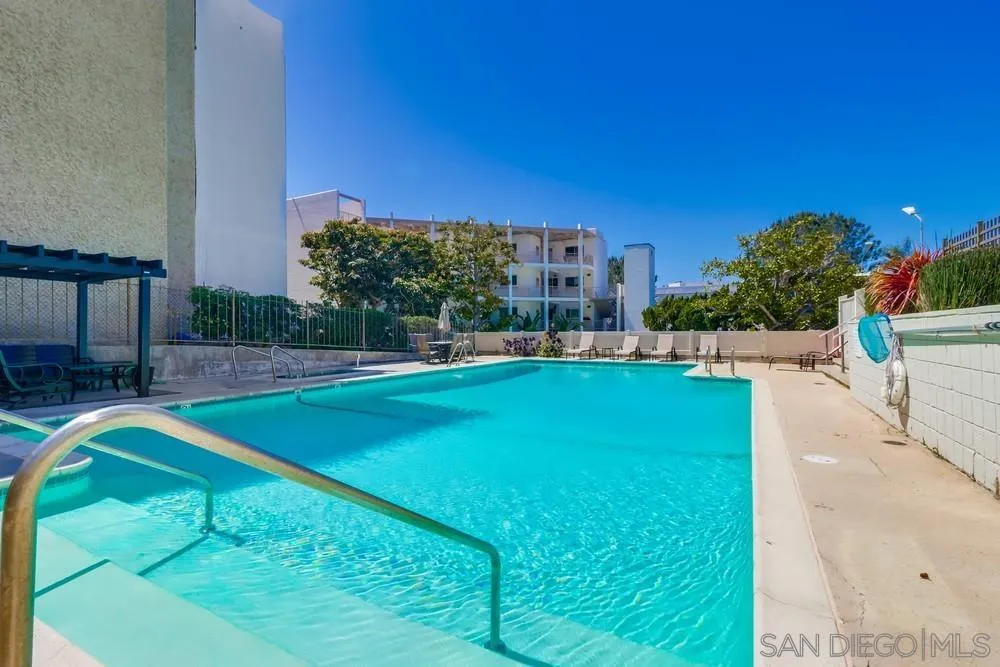 https://cdn.realtyfeed.com/cdn/127/250038338/dd77124516e322f7059e00a0c8dc547c.webp