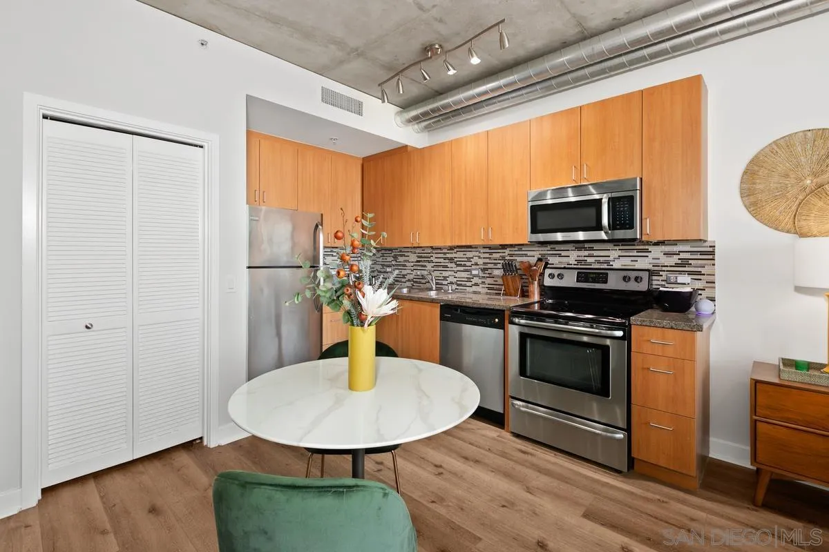 Photo #8: 250038339 Listing: Photo #8