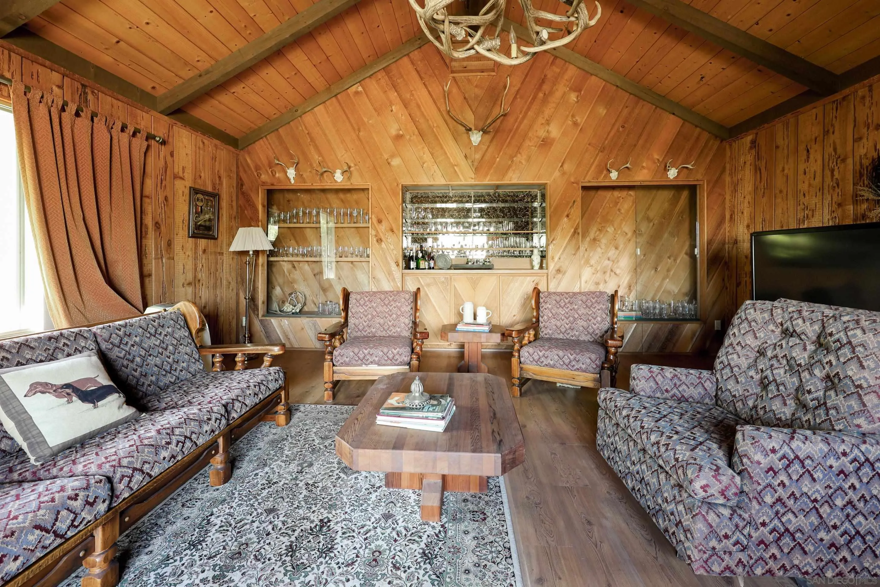 https://cdn.realtyfeed.com/cdn/127/250038340/01c4284e09e4fc143bbf7335a5bba26c.webp
