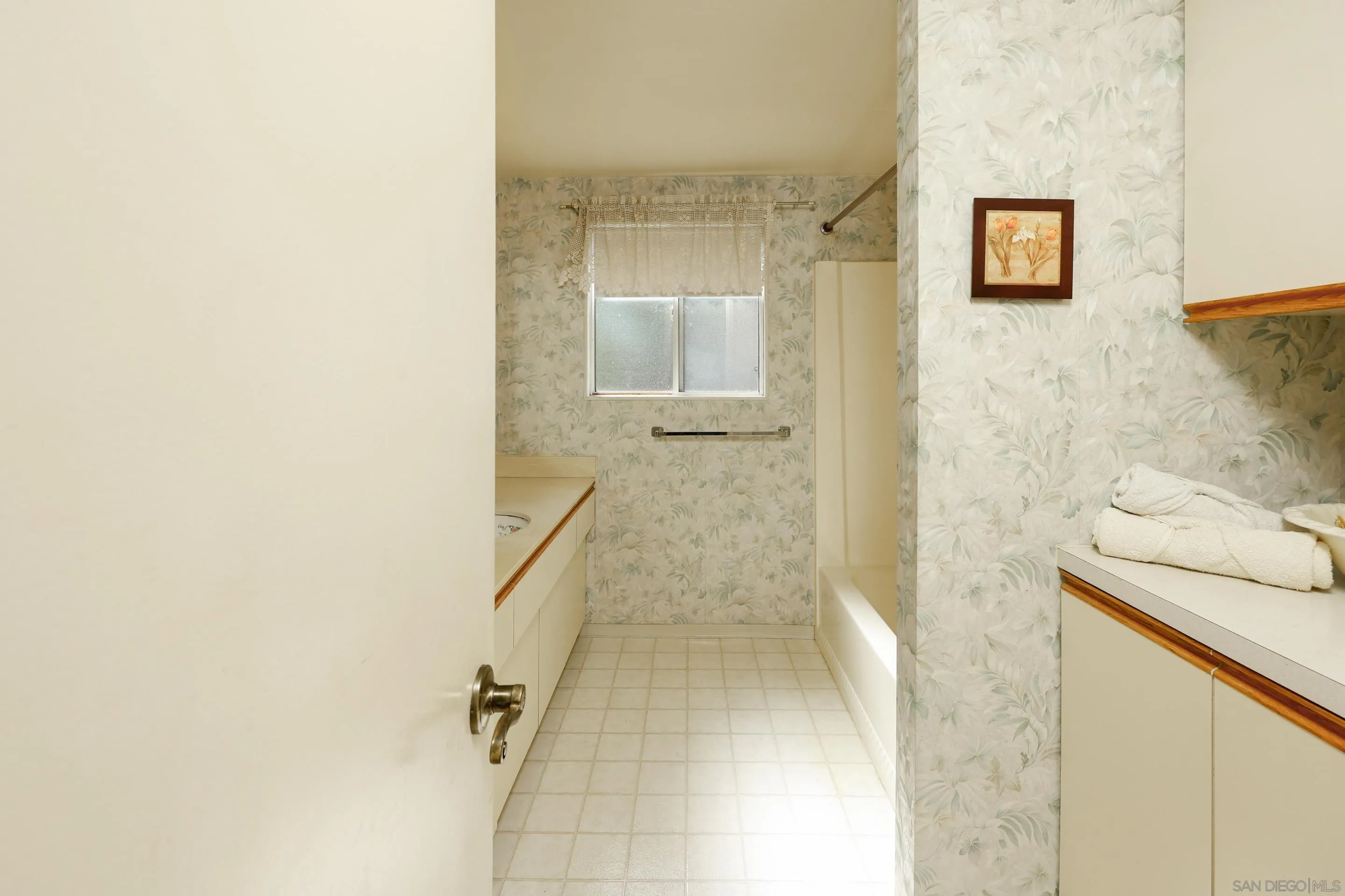 https://cdn.realtyfeed.com/cdn/127/250038340/f36e2520bc278fbd9fb35ef93e16479c.webp