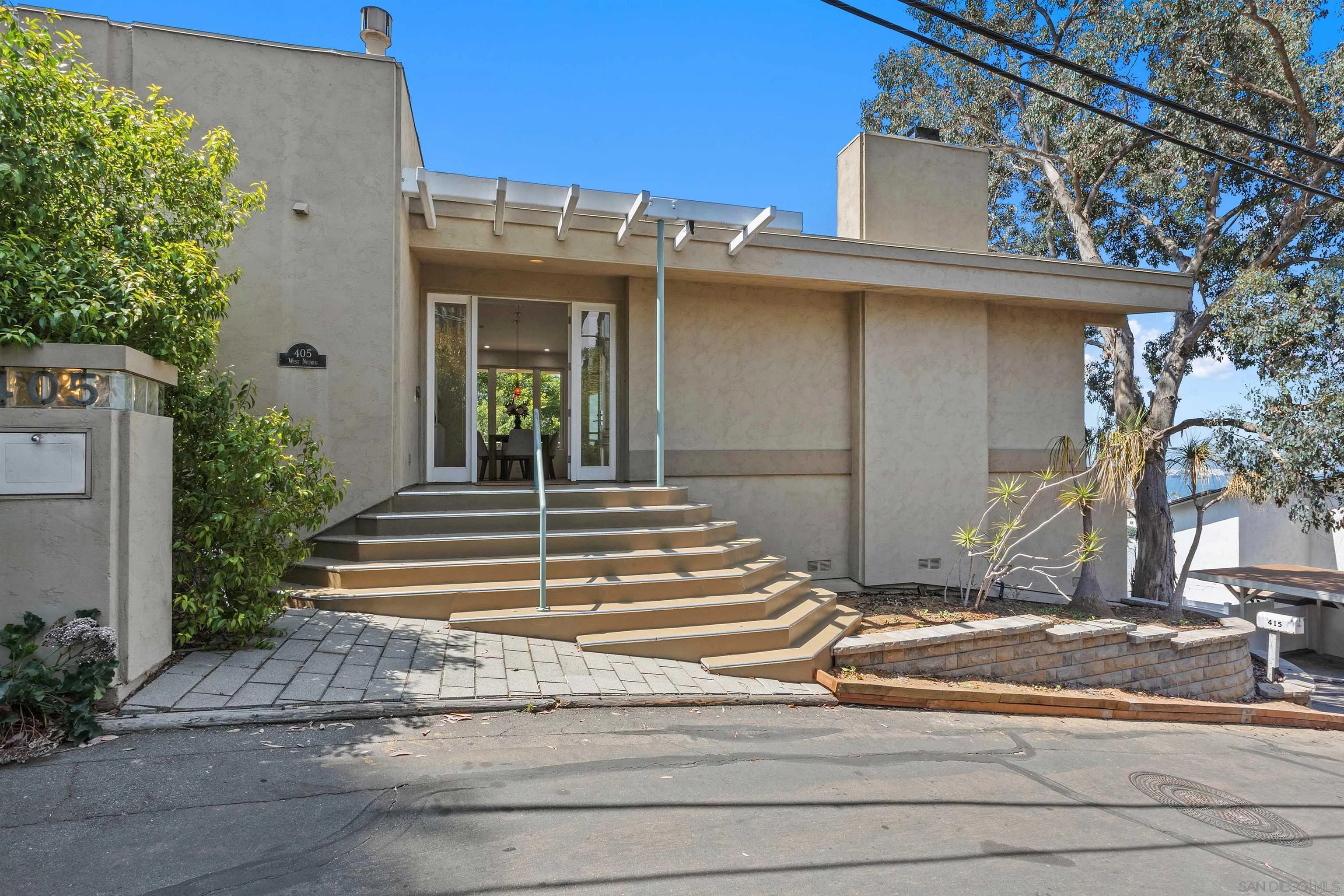 https://cdn.realtyfeed.com/cdn/127/250038344/15dfc9032c75fd456145414c84bf0561.webp