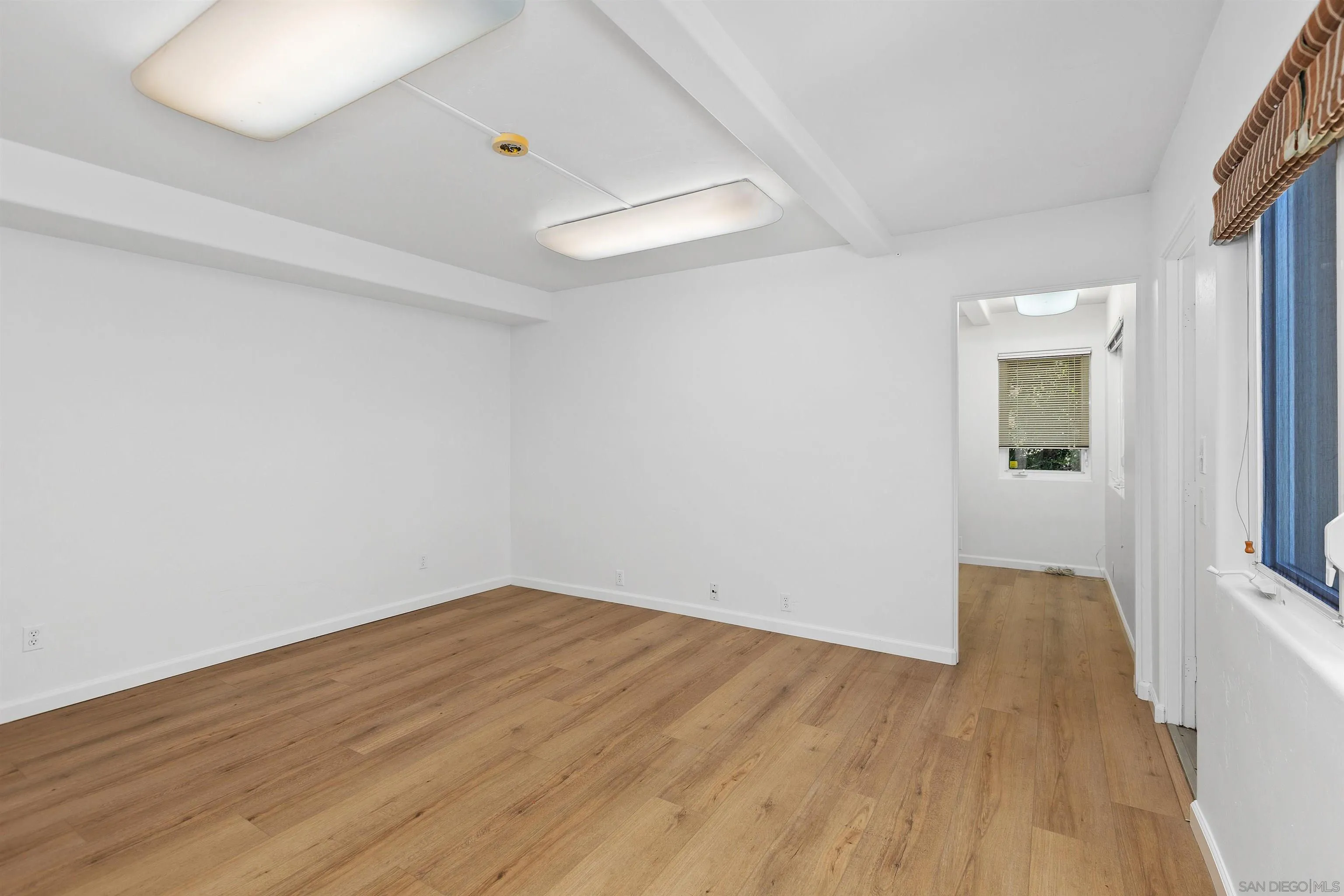 https://cdn.realtyfeed.com/cdn/127/250038344/438d5c042182bf91bbbe5cc4c06b9fda.webp