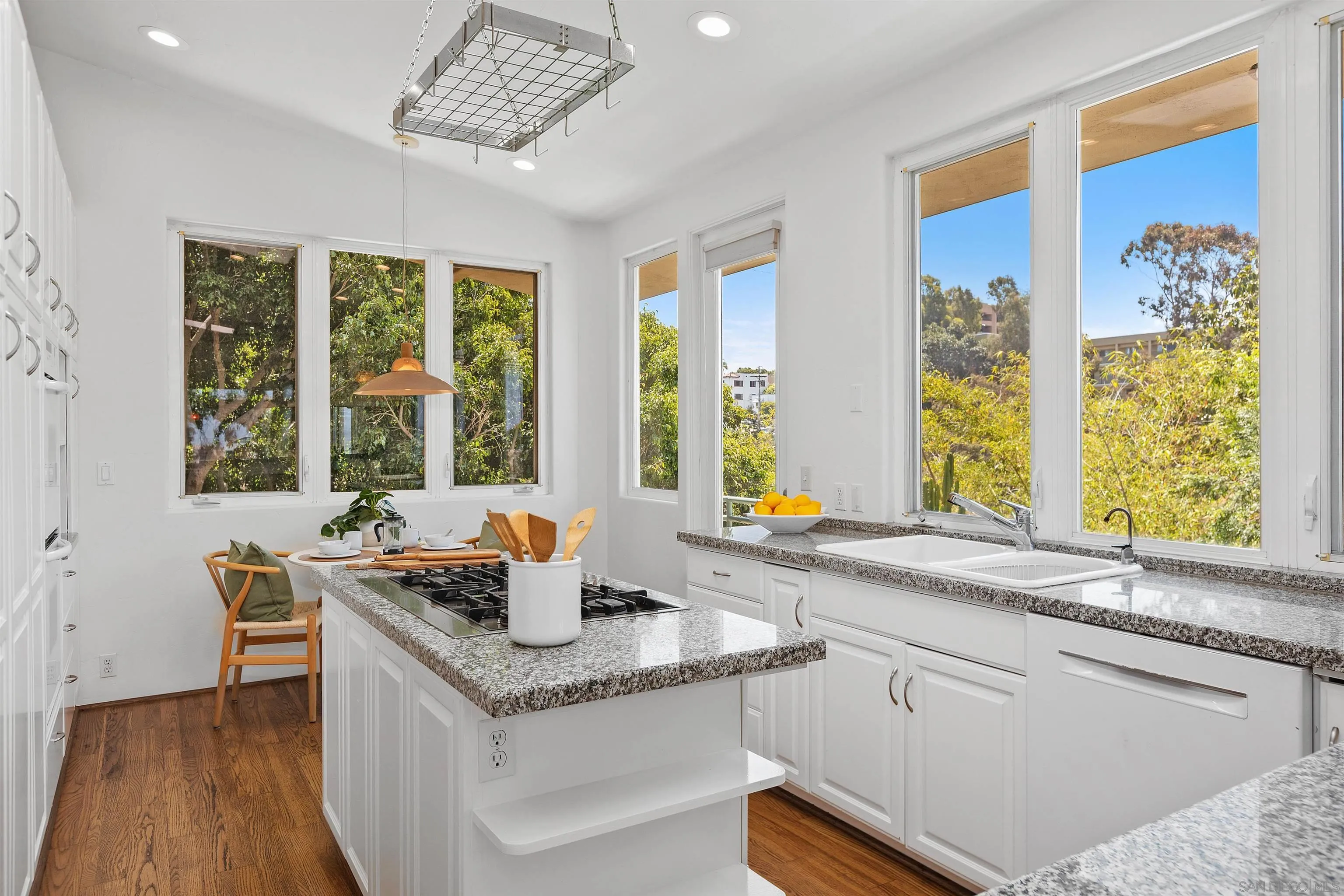 https://cdn.realtyfeed.com/cdn/127/250038344/53930f398881242447843e3d3dc2bab8.webp