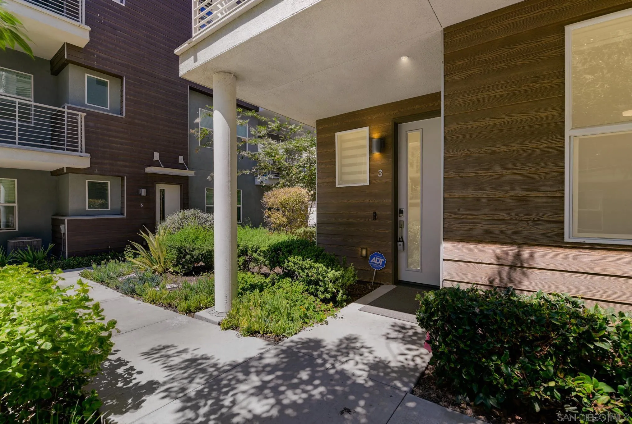 https://cdn.realtyfeed.com/cdn/127/250038346/11324ec1c7ec1e61911c43db24834b20.webp