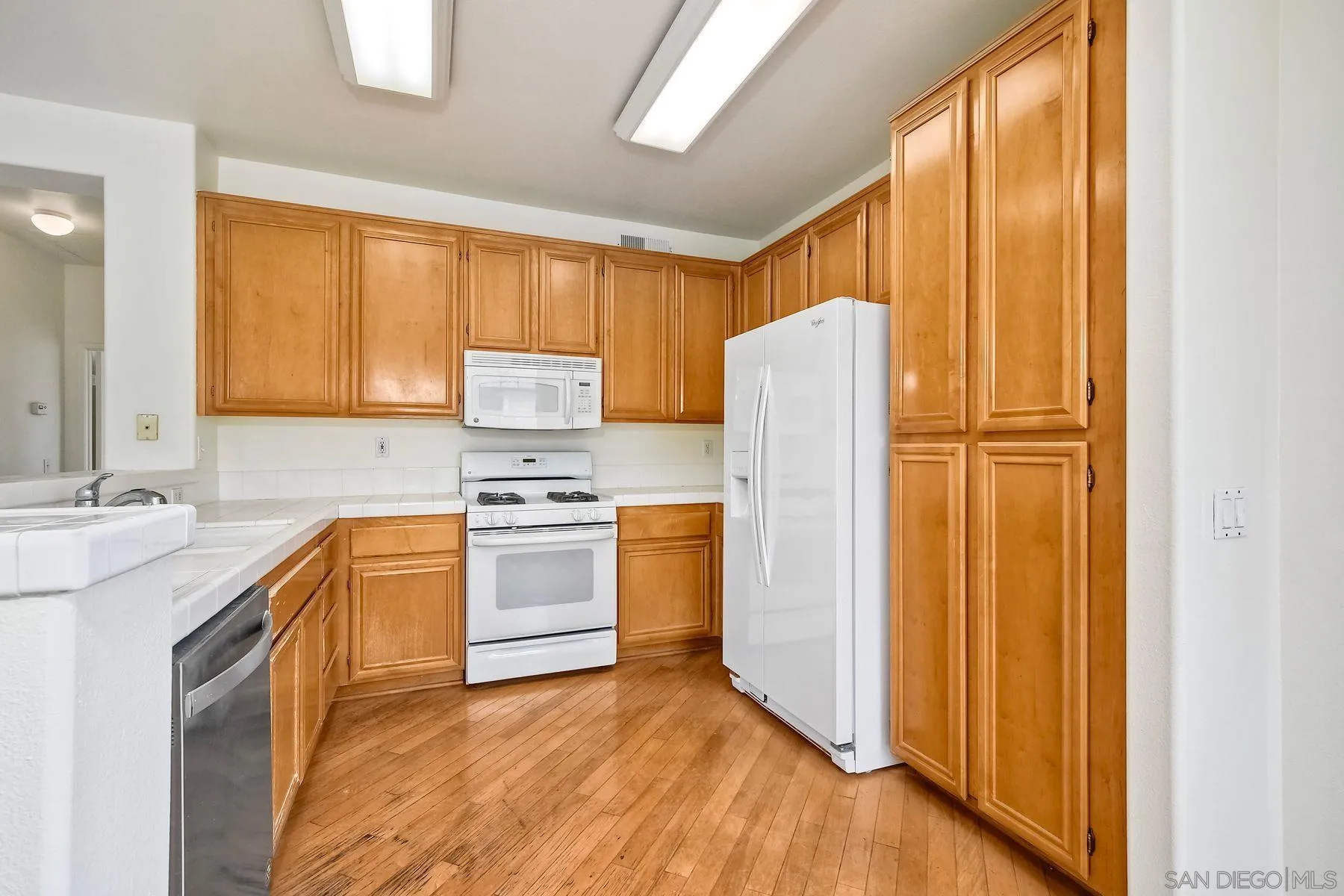 https://cdn.realtyfeed.com/cdn/127/250038350/08f770010998eba7331f7fe2db22a5e4.webp