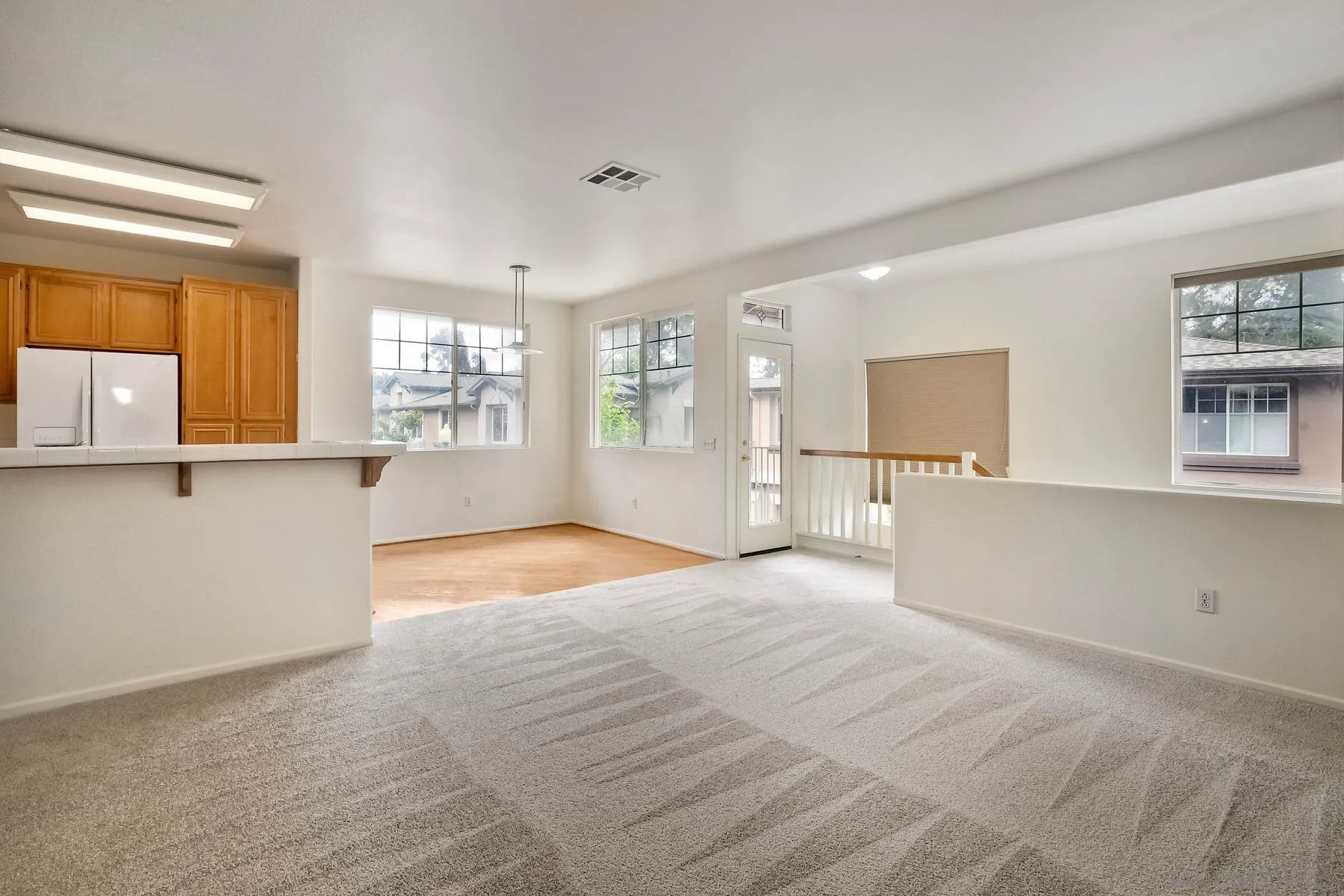 https://cdn.realtyfeed.com/cdn/127/250038350/93bbf77beab37a09951dcf1a59b5736c.webp
