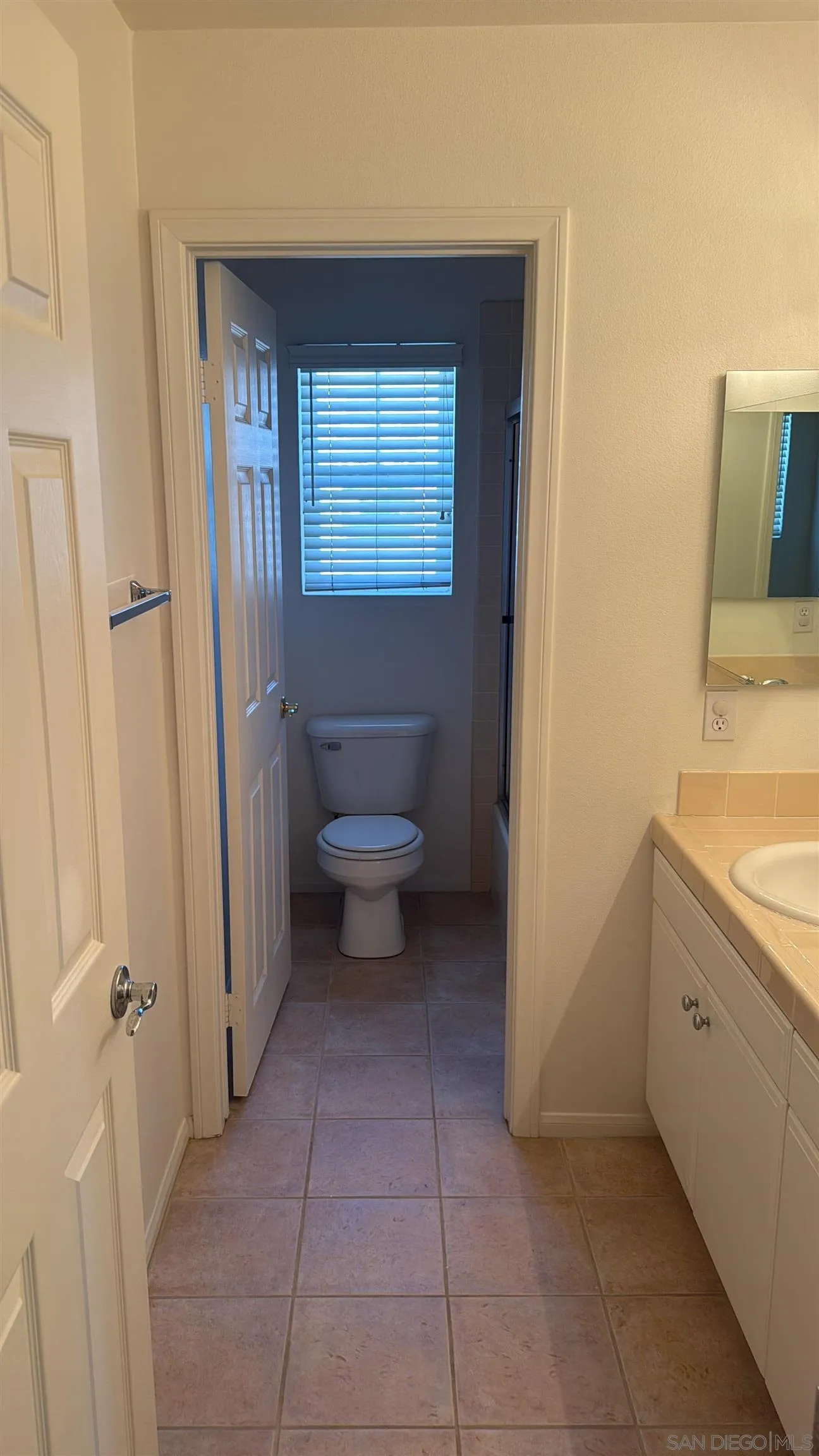 https://cdn.realtyfeed.com/cdn/127/250038351/5d3e7f7b9ad84cdb0491f8fb3bcd6241.webp