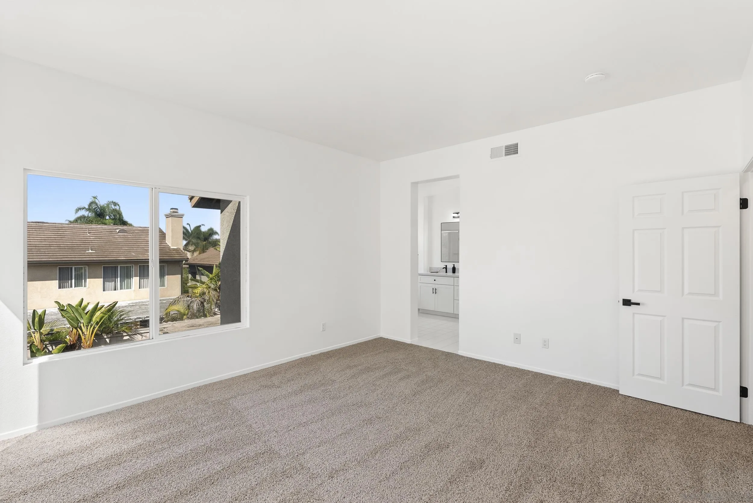 https://cdn.realtyfeed.com/cdn/127/250038352/58308ad20987a4690c9522aff1b9a35b.webp