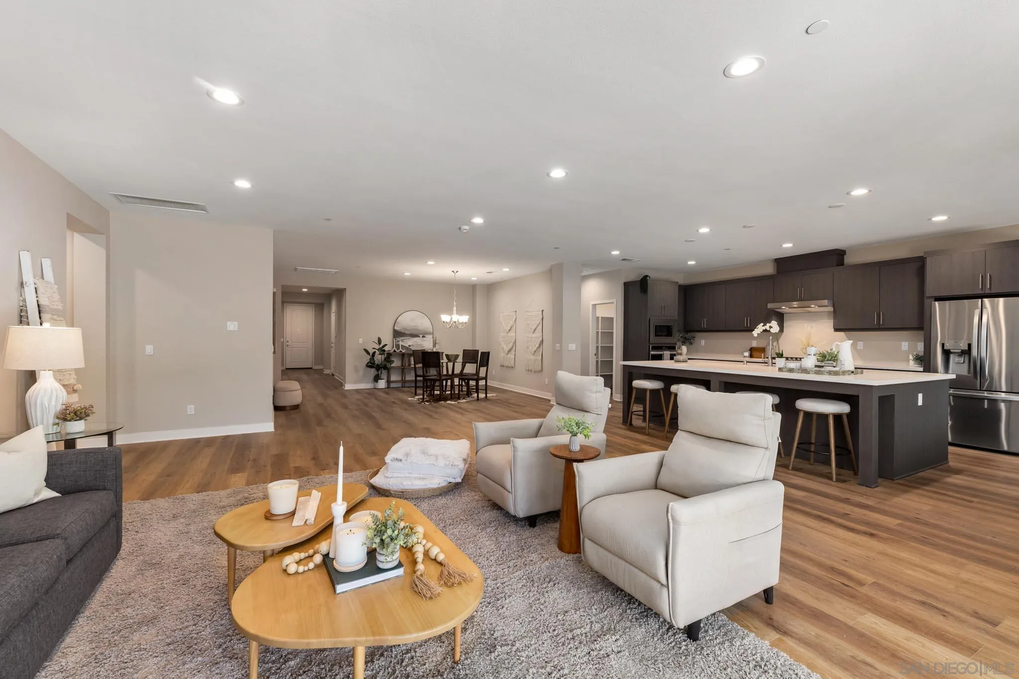 https://cdn.realtyfeed.com/cdn/127/250038357/17dddf02f1358fc75596e569fa2a6e00.webp
