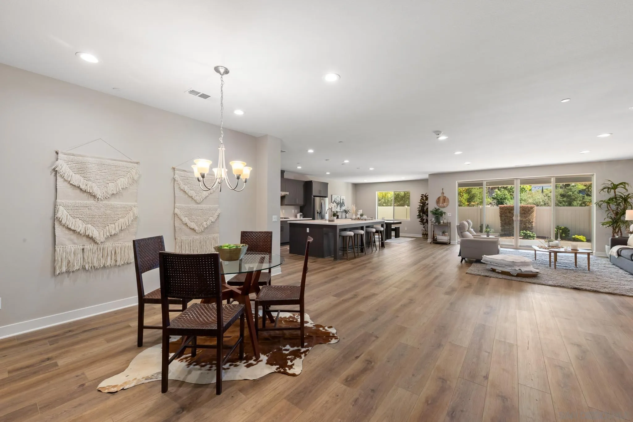 https://cdn.realtyfeed.com/cdn/127/250038357/816e0d98ddb0a12b2be72c35e21a9640.webp