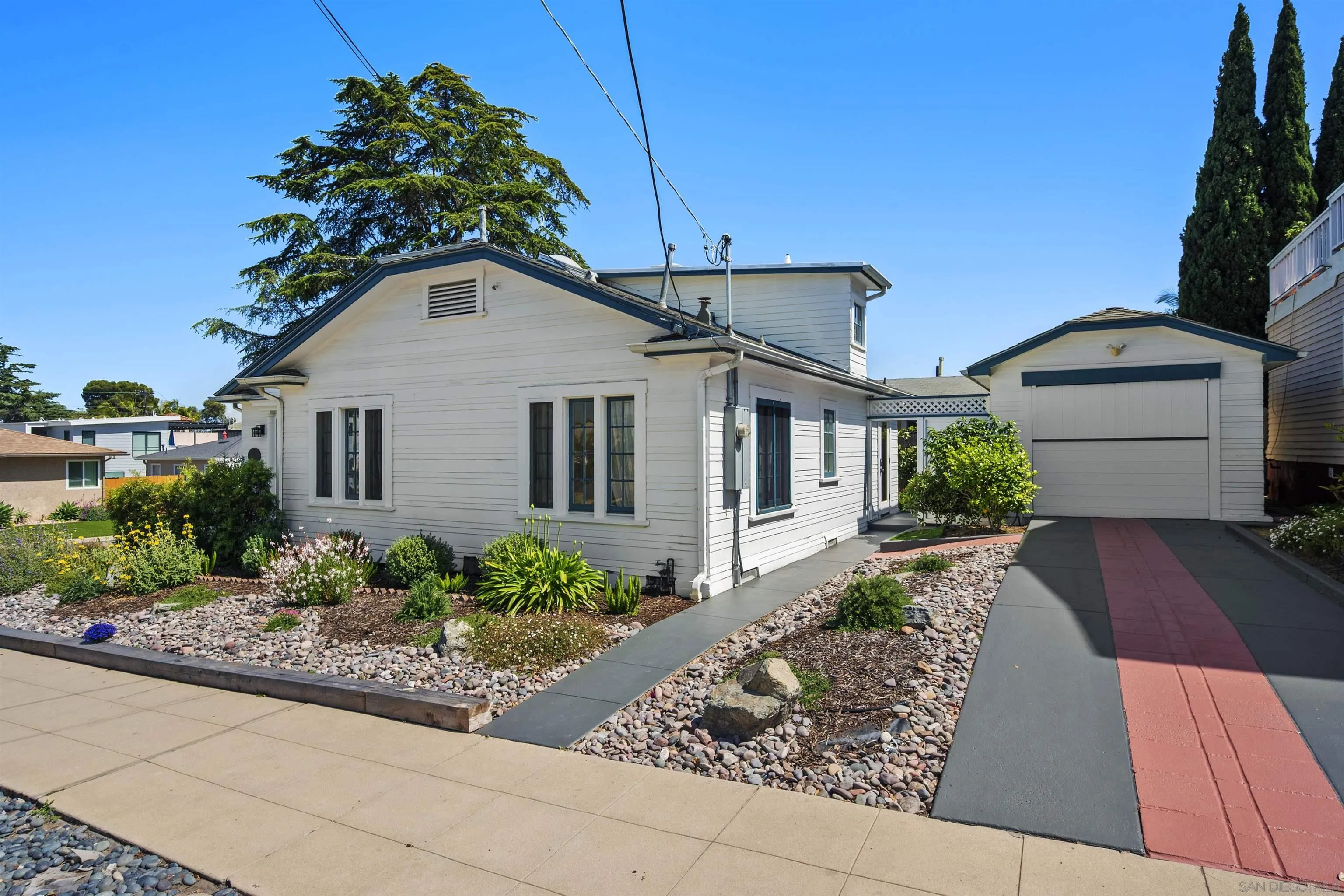 https://cdn.realtyfeed.com/cdn/127/250038359/29fbf6735f6feeeb0c76f1919d0397b8.webp