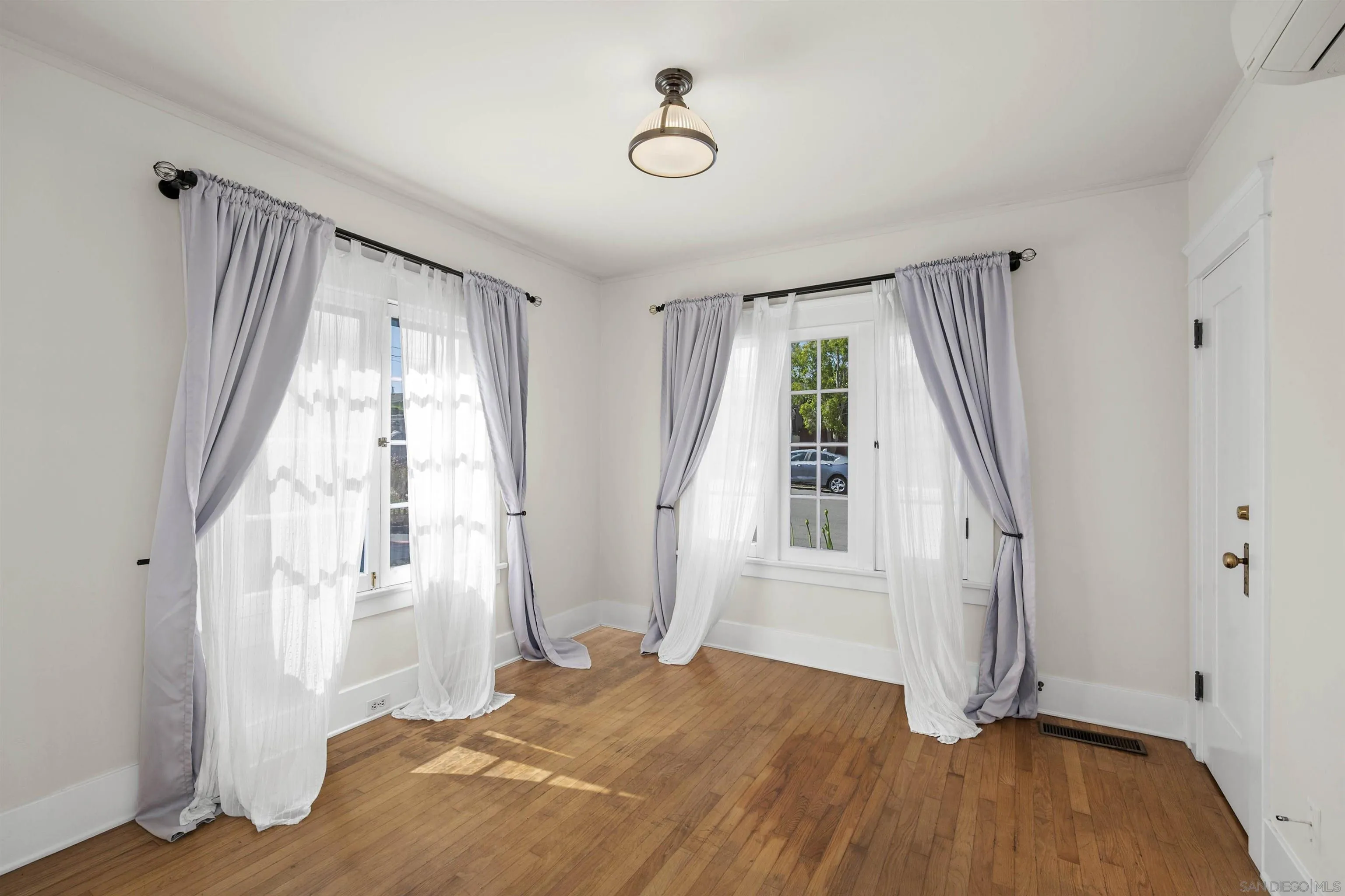 https://cdn.realtyfeed.com/cdn/127/250038359/bafb87d58bdd98361c055cadf5344f0b.webp