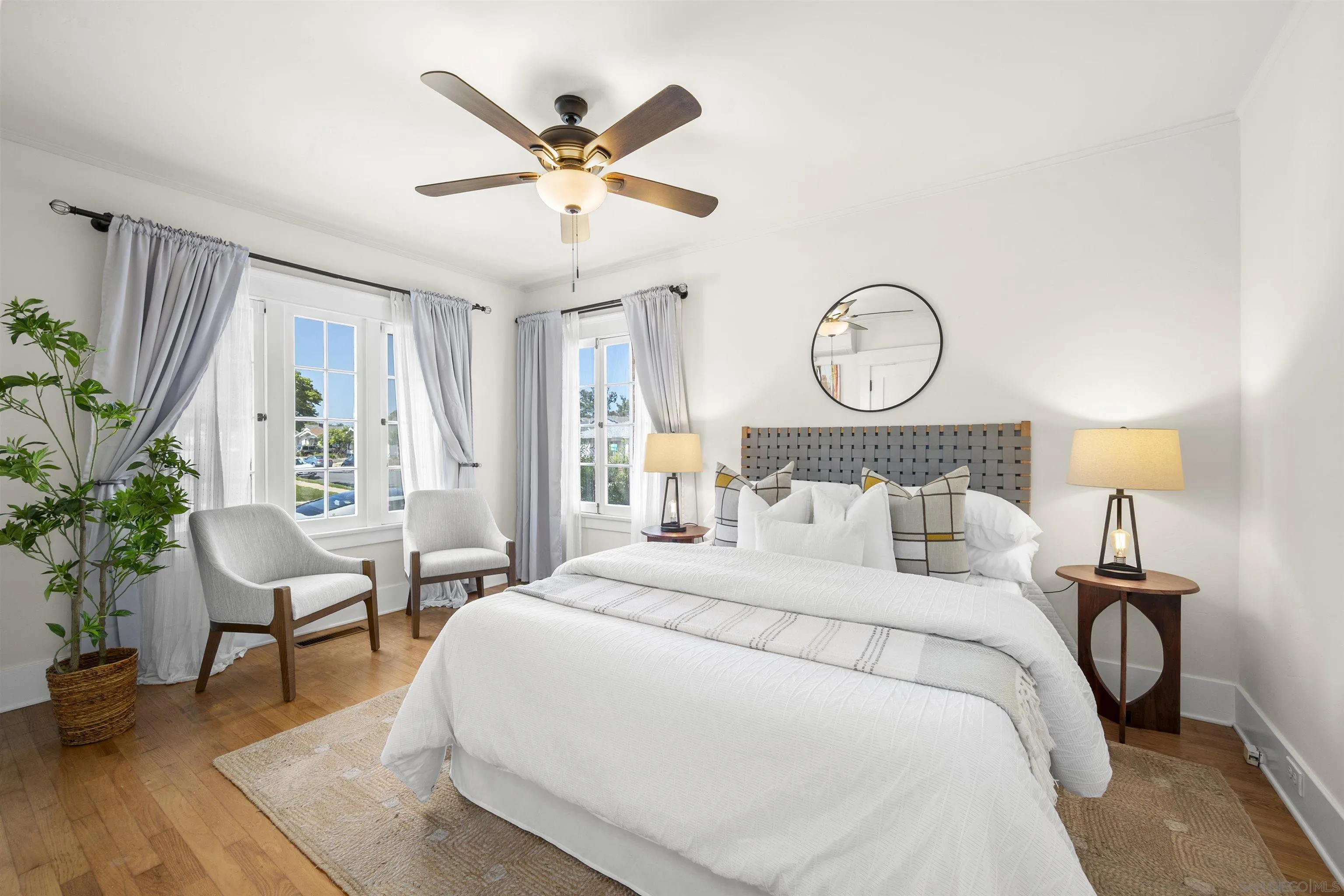 https://cdn.realtyfeed.com/cdn/127/250038359/f0b0dbab7b4f449e29dc91d6ec956dee.webp