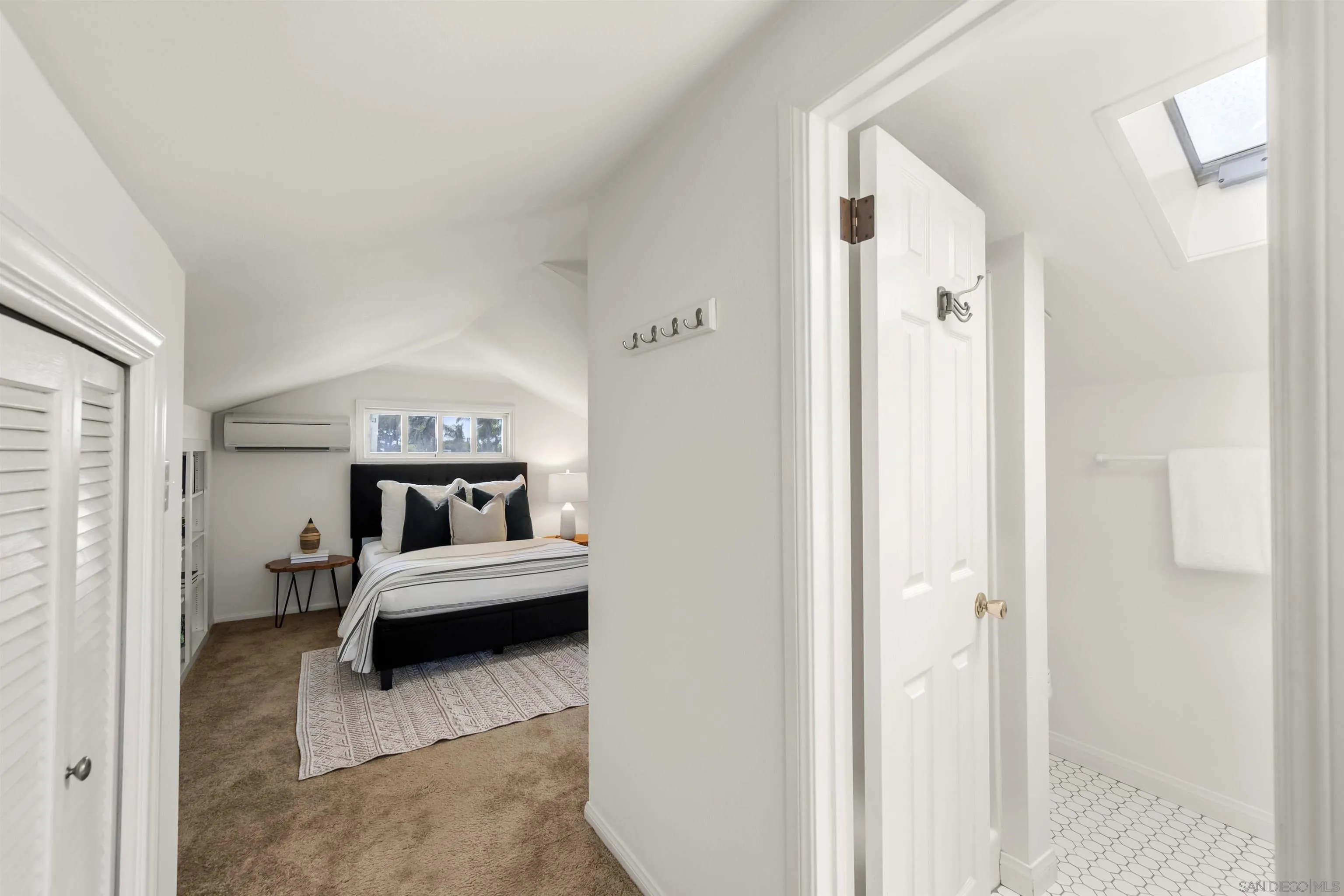 https://cdn.realtyfeed.com/cdn/127/250038359/fe7bb6b2962cf8499ad0461b0e38a0f0.webp