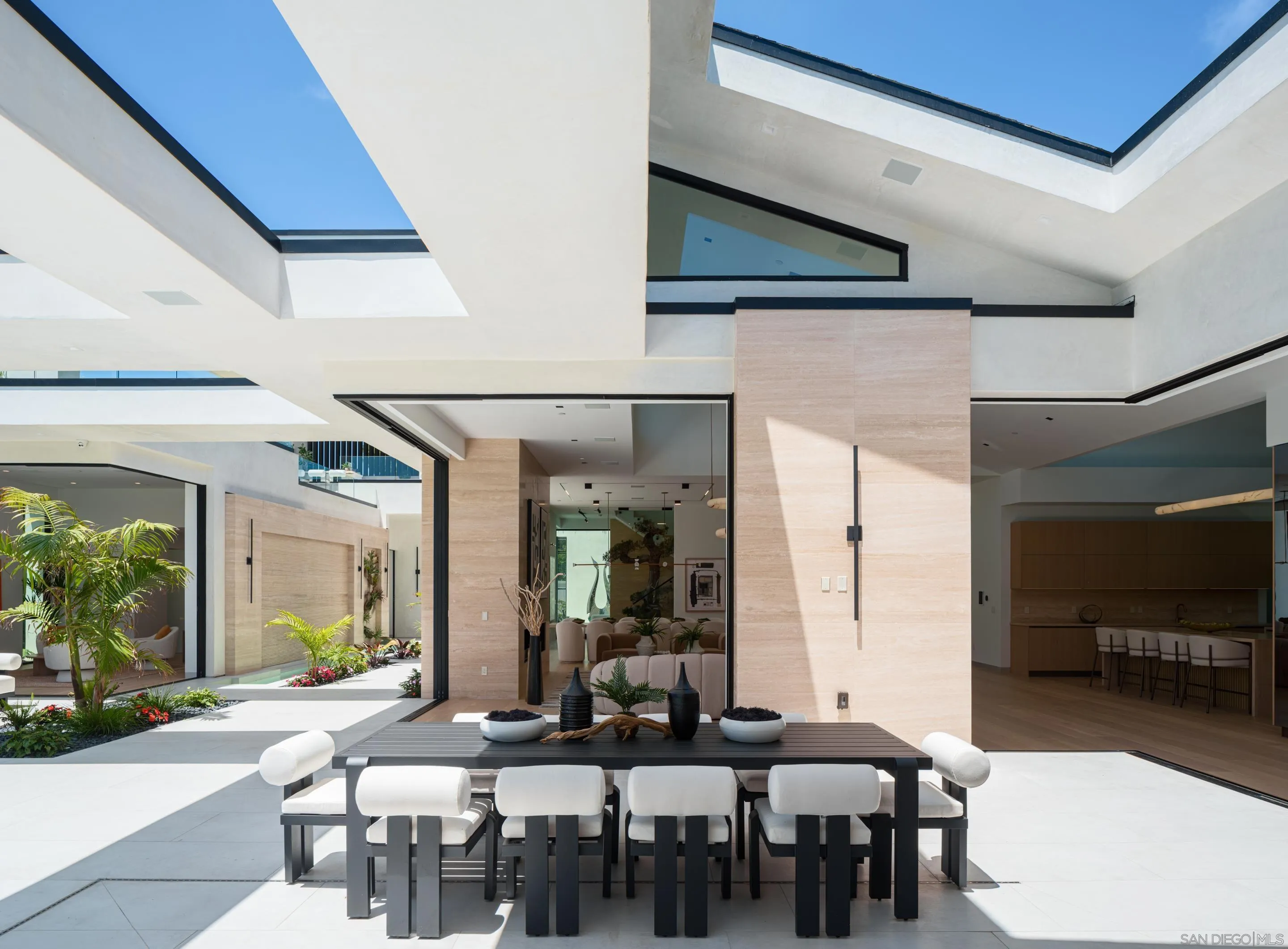 https://cdn.realtyfeed.com/cdn/127/250038361/4ac2f047b67d4b509242f5f80ca3e8e7.webp