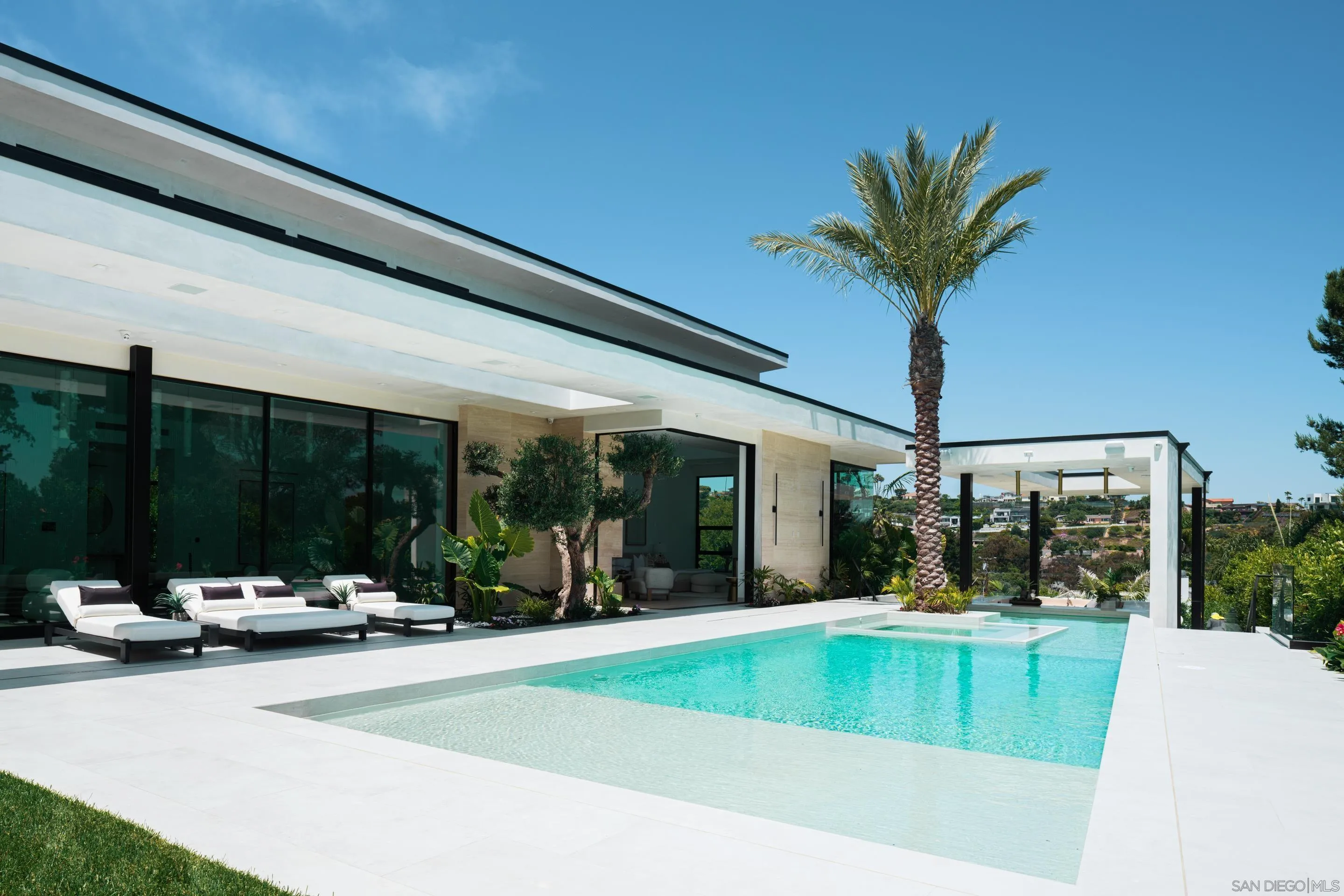 https://cdn.realtyfeed.com/cdn/127/250038361/4d409fe8904e1eccd9a8c42d0bfba6ec.webp