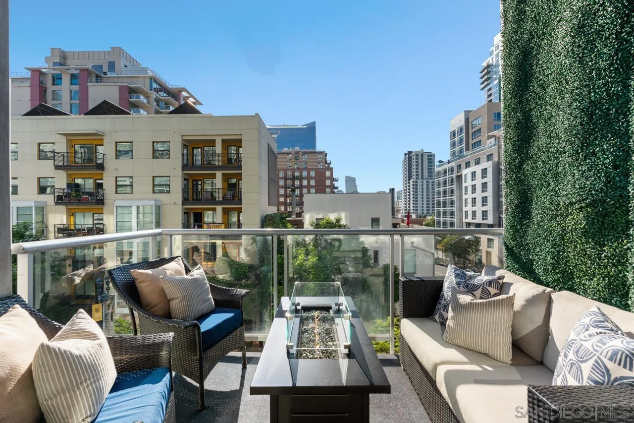 https://cdn.realtyfeed.com/cdn/127/250038366/0a65c00c510ad6a02b72a6a74faa6010.webp