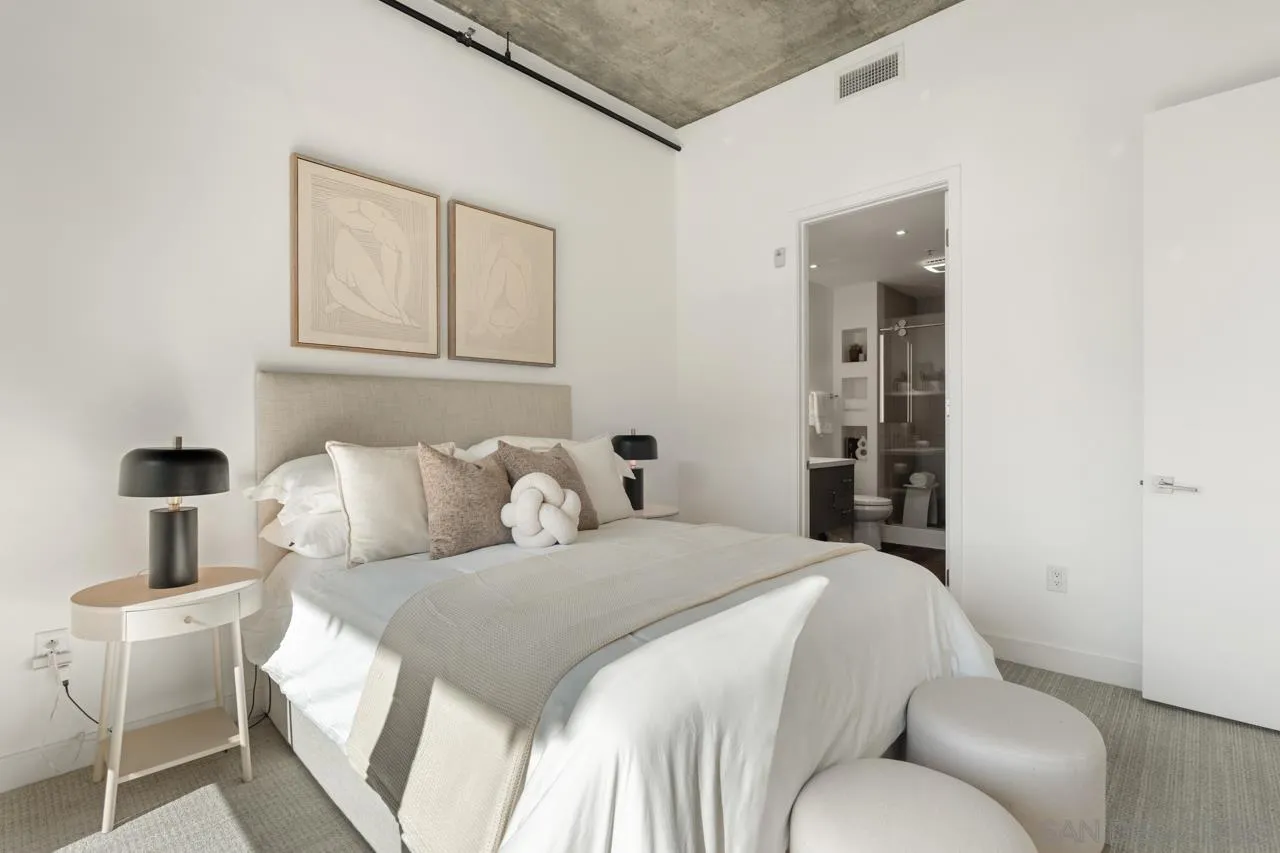 https://cdn.realtyfeed.com/cdn/127/250038366/741cc1ac7485ae7f08c5103a872e7fbb.webp