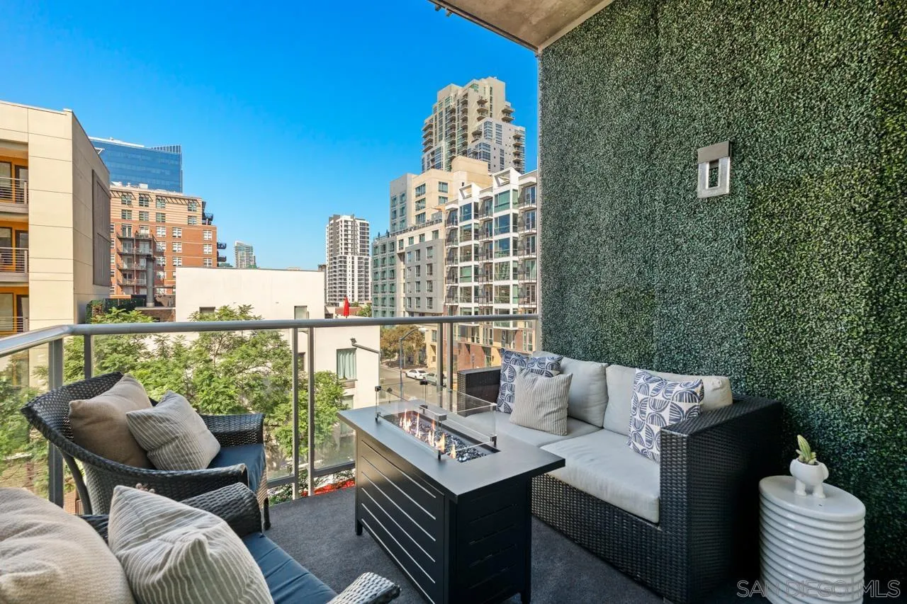 https://cdn.realtyfeed.com/cdn/127/250038366/b56cf170416b1b07a1a6080dfb5076e5.webp