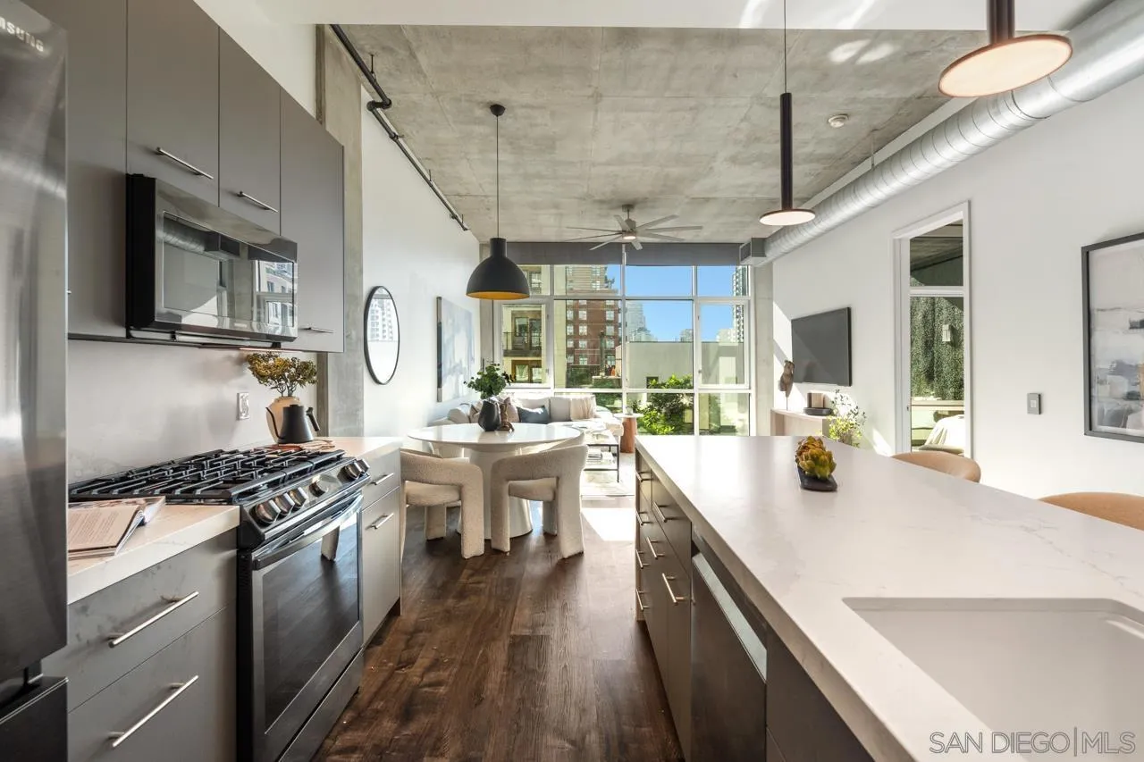 https://cdn.realtyfeed.com/cdn/127/250038366/d508ab8a03a24db60e62a9711156bcf4.webp