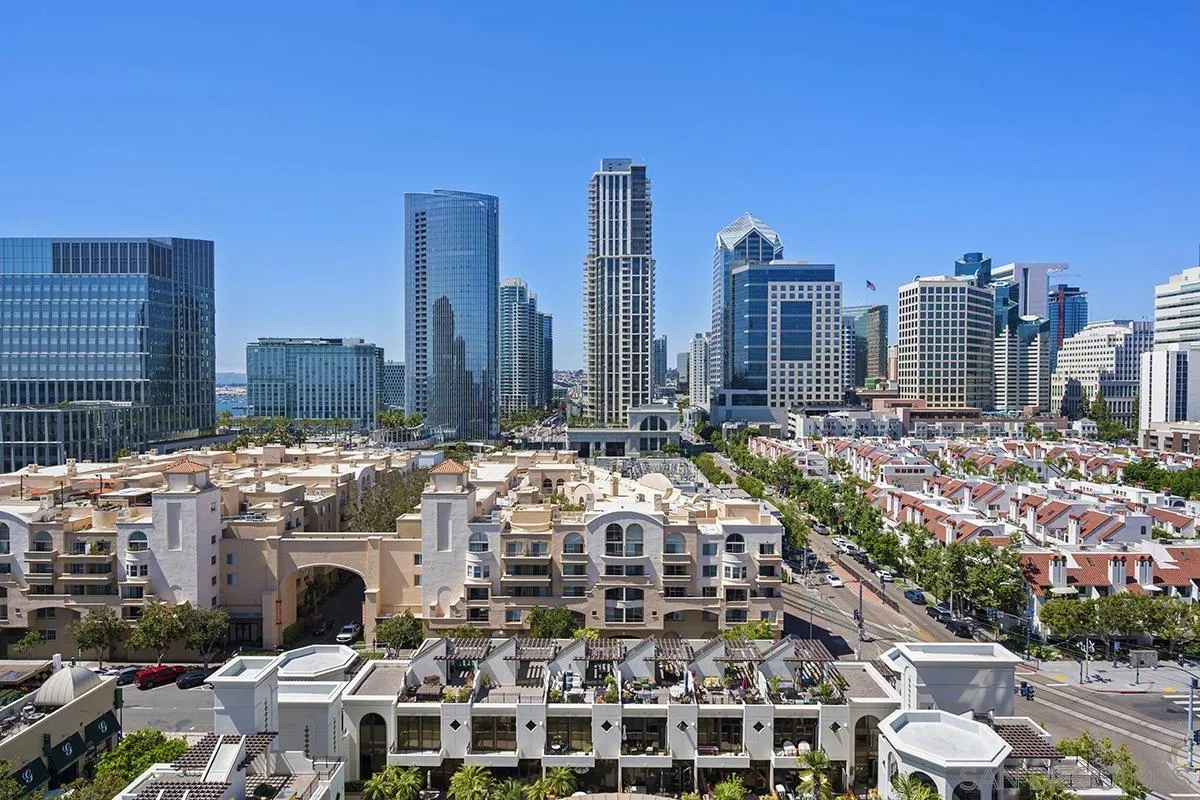 https://cdn.realtyfeed.com/cdn/127/250038367/40dfdf222b9a5ce97e943ffcd8a5e1f7.webp