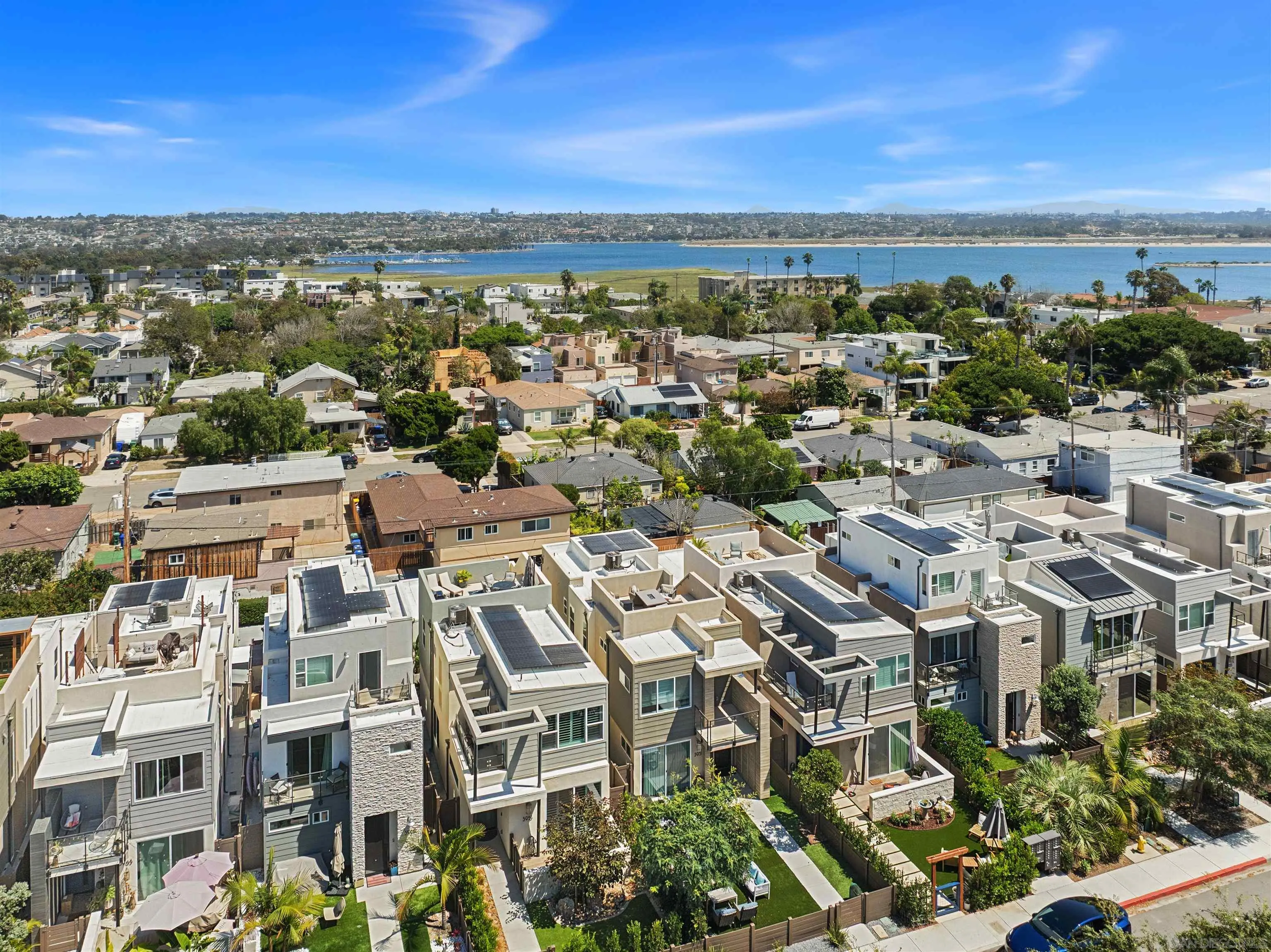 https://cdn.realtyfeed.com/cdn/127/250038374/27bd1b068774b4c3b296e98068072d71.webp