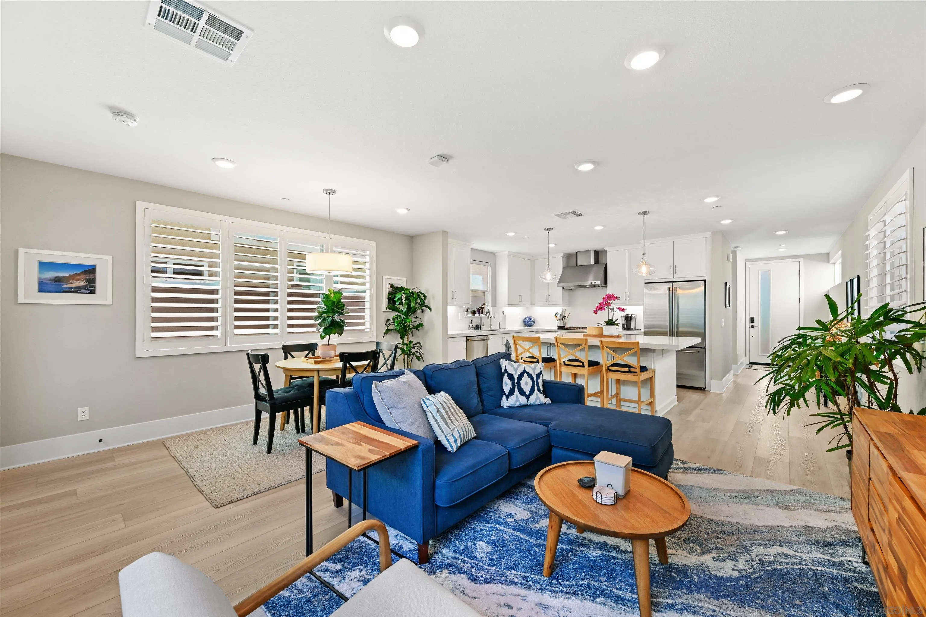https://cdn.realtyfeed.com/cdn/127/250038374/de6465361363e59461e8a359681cf272.webp