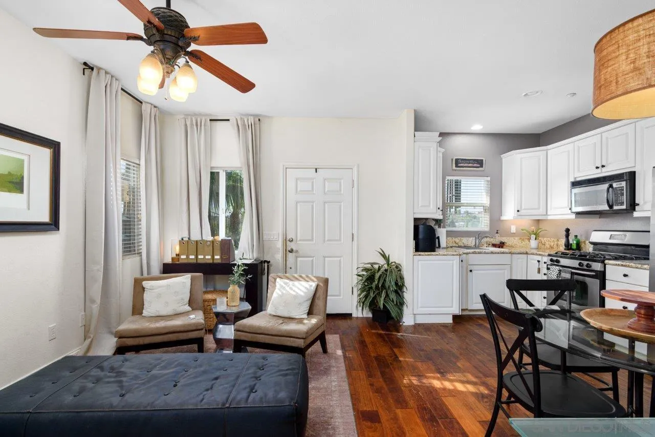 https://cdn.realtyfeed.com/cdn/127/250038387/1a644a3948cf9da14b2aa6e9049f0d80.webp