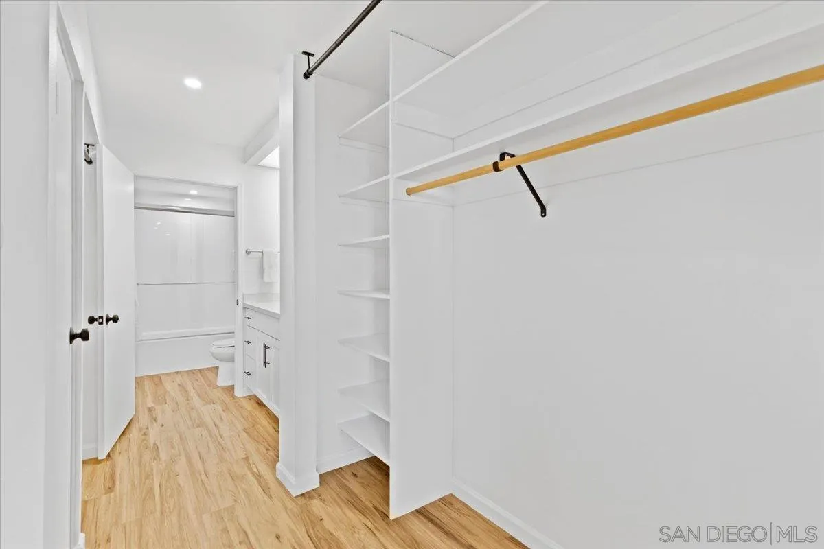 https://cdn.realtyfeed.com/cdn/127/250038388/471a2327728a6ab335c65a37b77fc4fd.webp